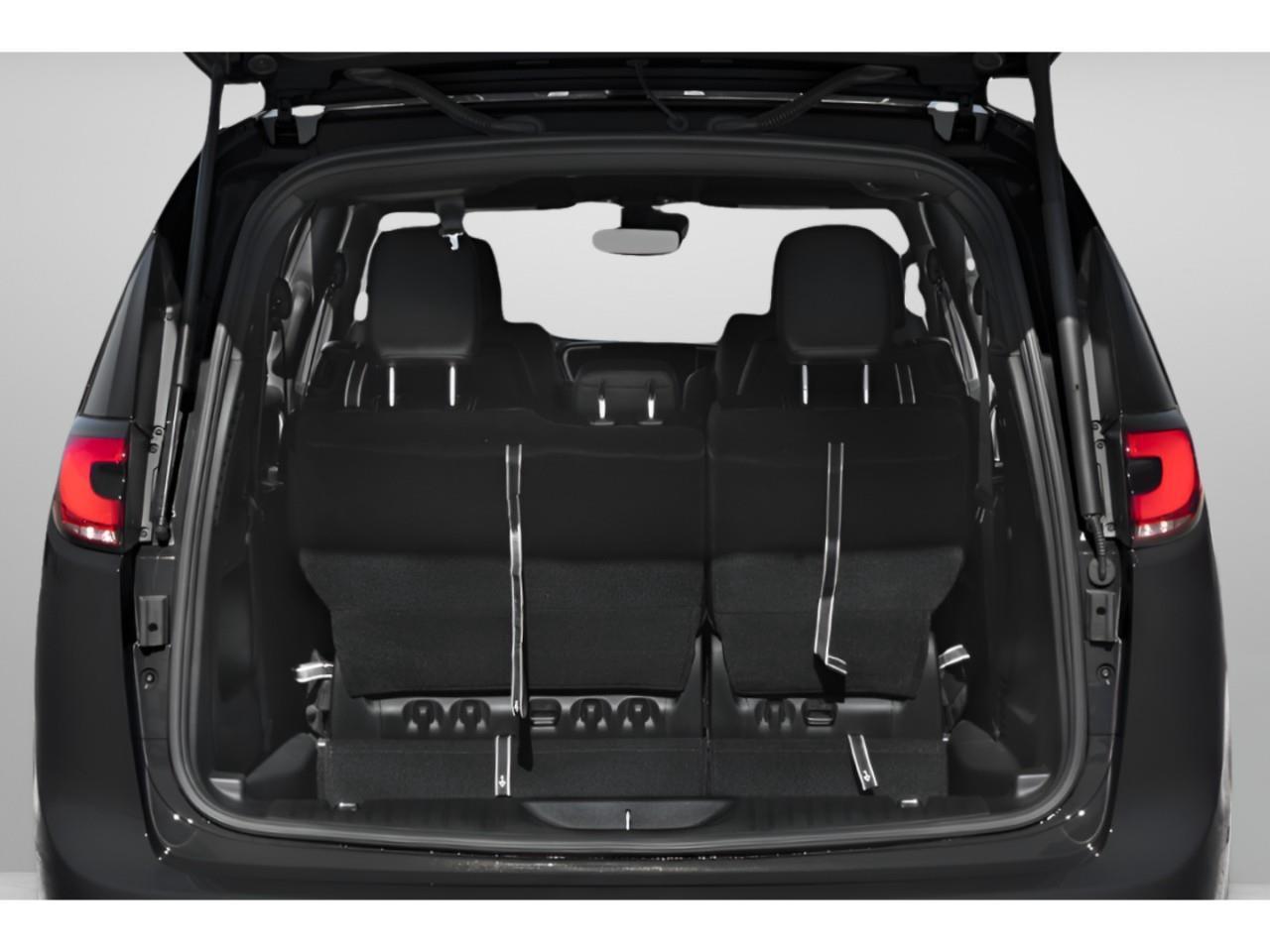 2026 Chrysler Pacifica Select AWD Photo