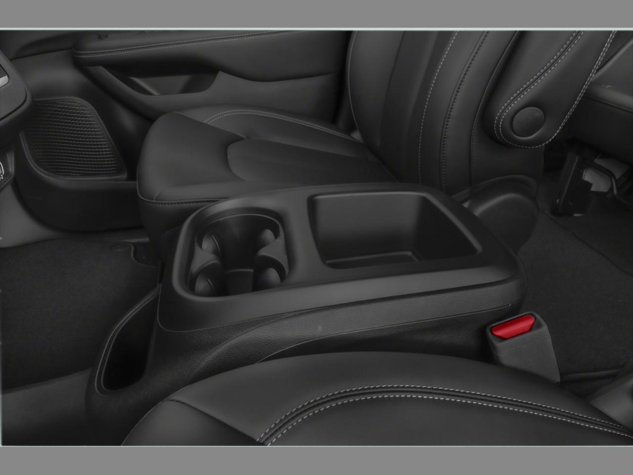 2026 Chrysler Pacifica Select AWD Photo