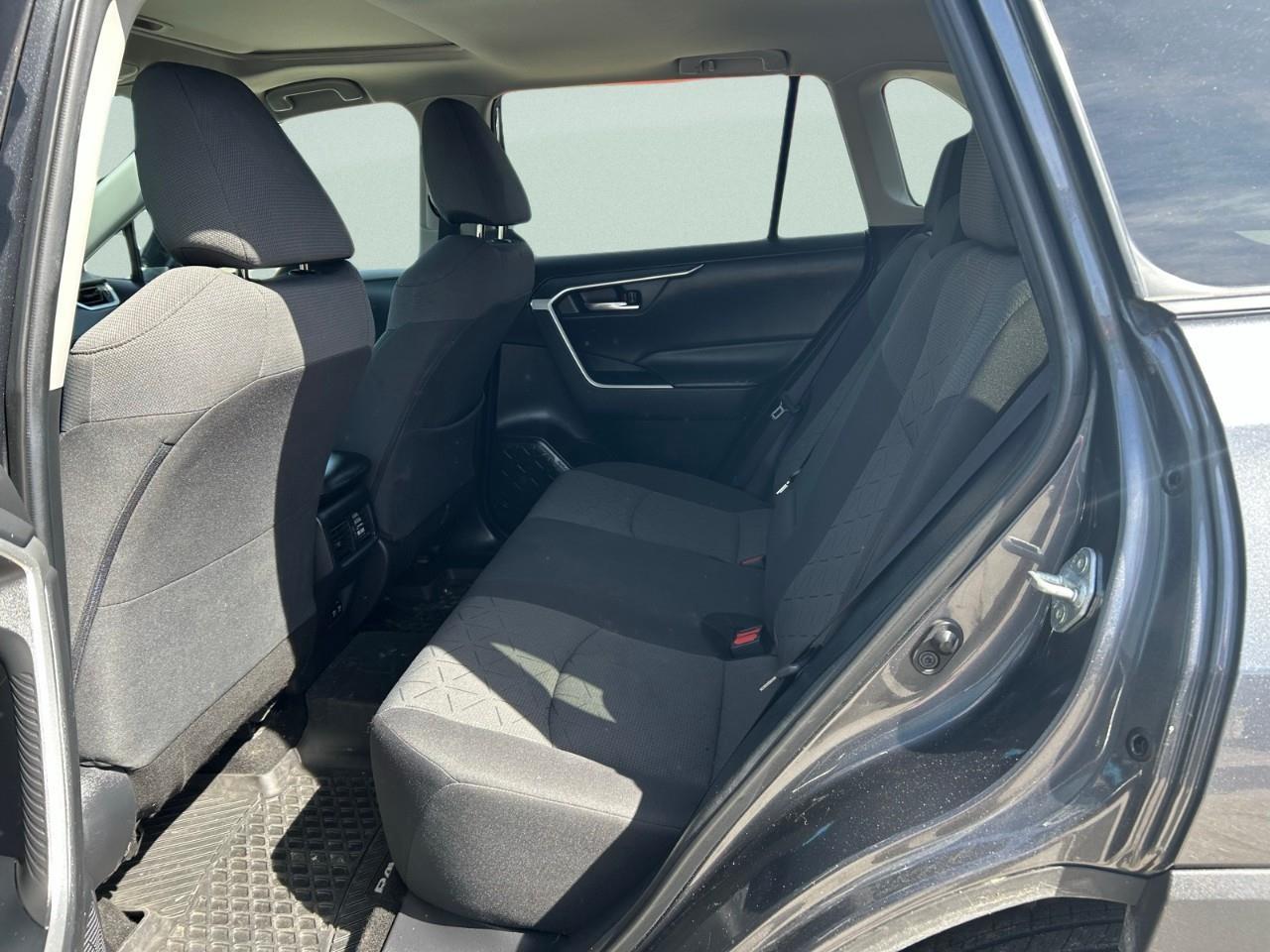 2021 Toyota RAV4 XLE AWD Photo