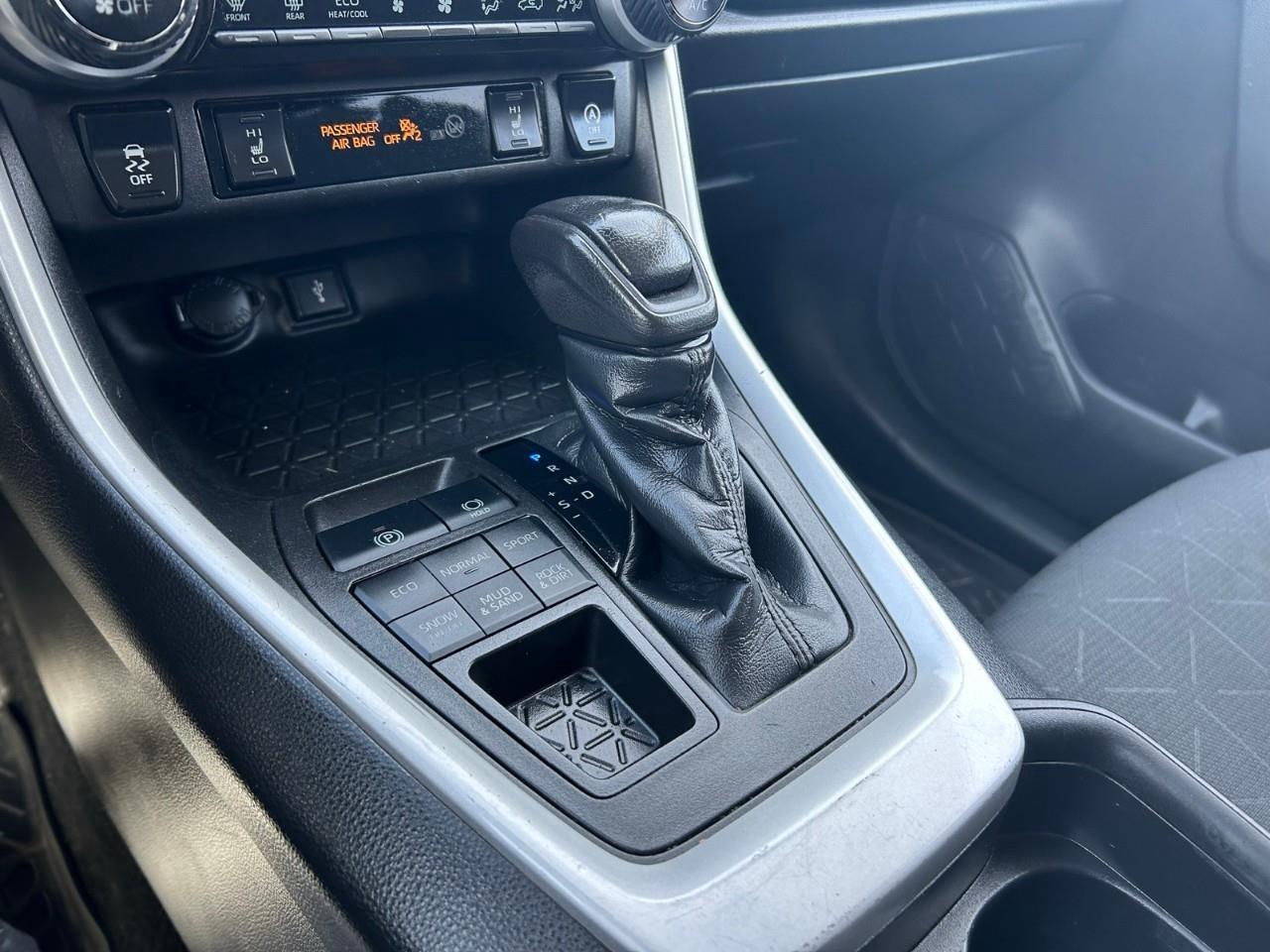 2021 Toyota RAV4 XLE AWD Photo