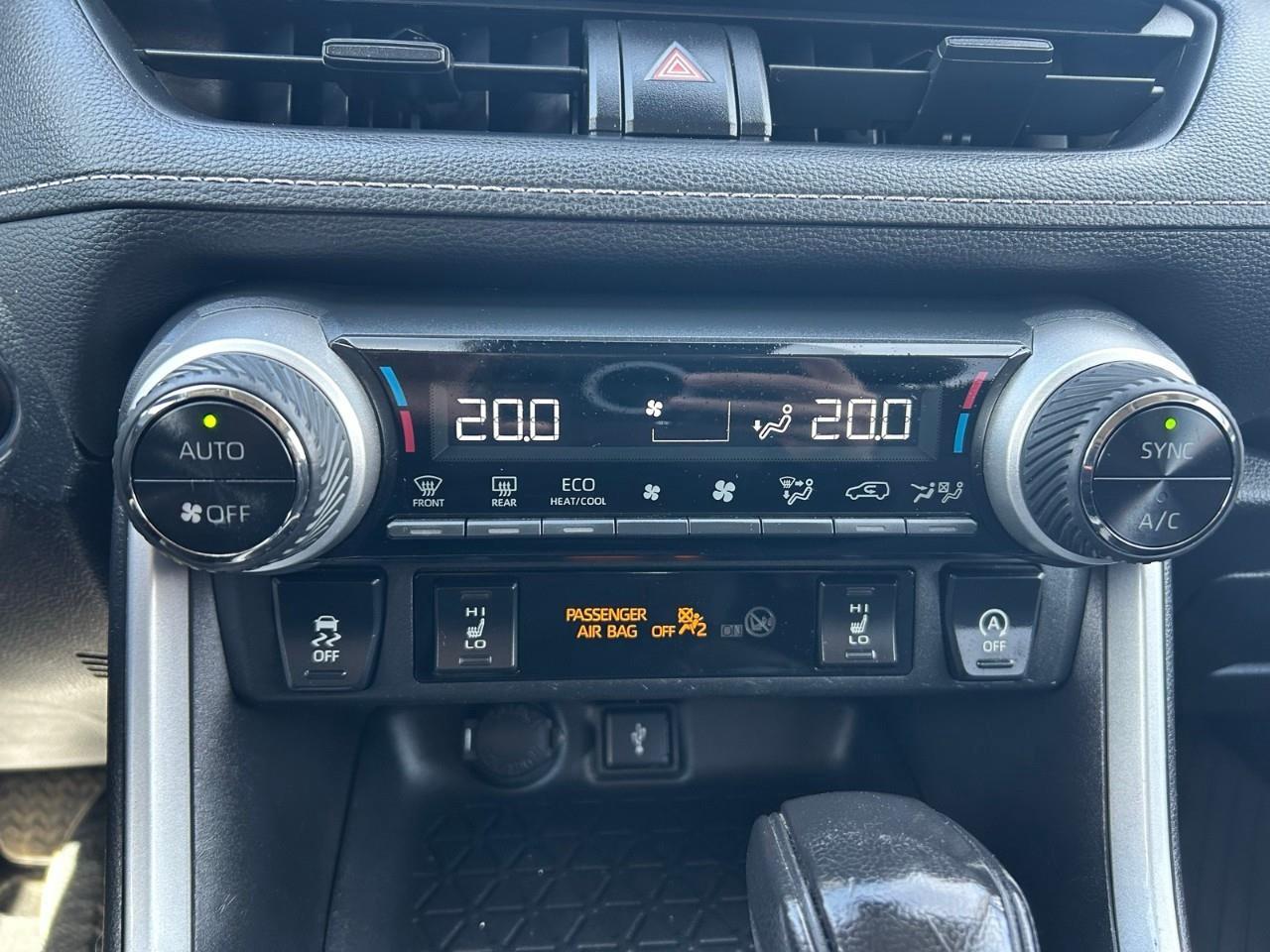2021 Toyota RAV4 XLE AWD Photo