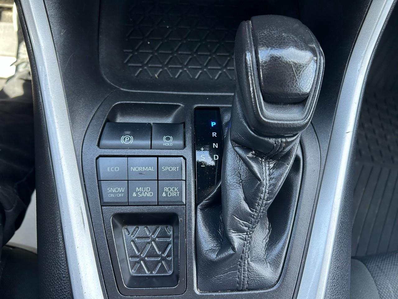 2021 Toyota RAV4 XLE AWD Photo