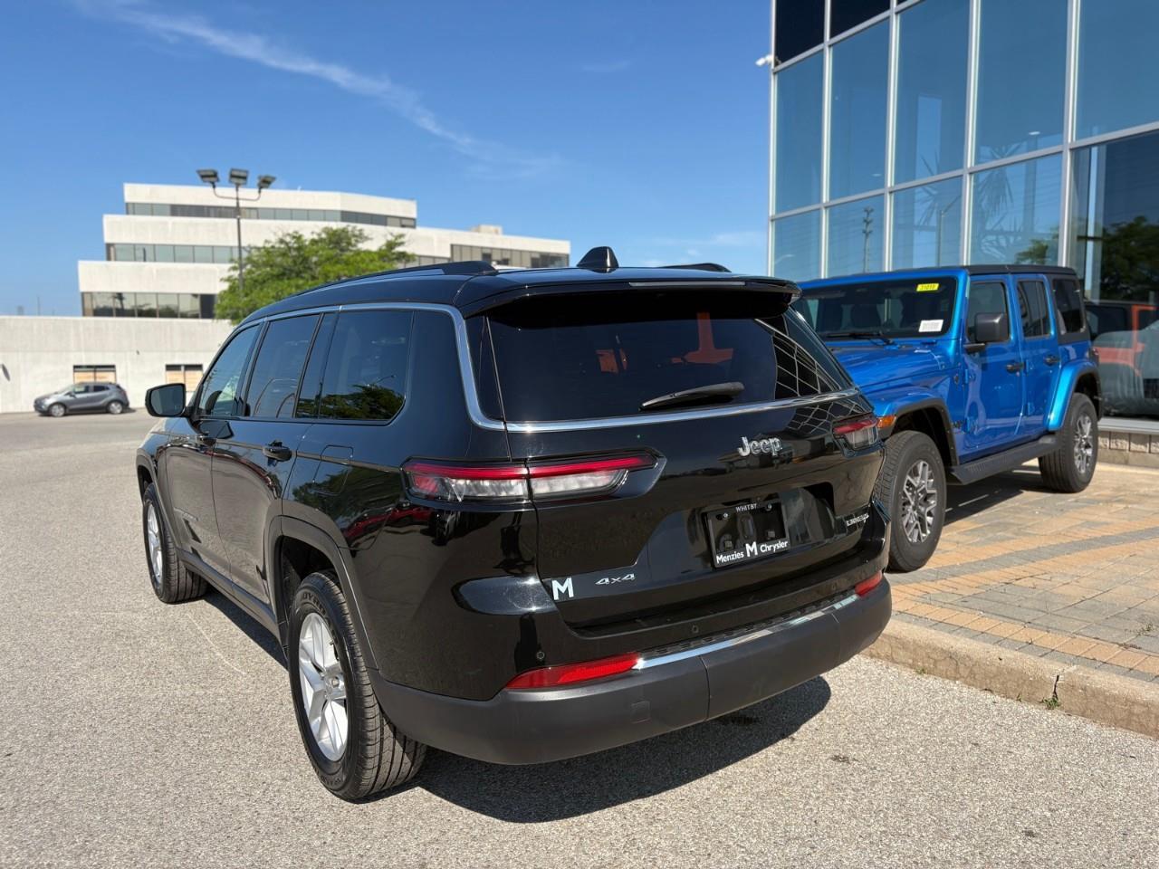 2023 Jeep Grand Cherokee L Laredo 4dr 4x4 Photo