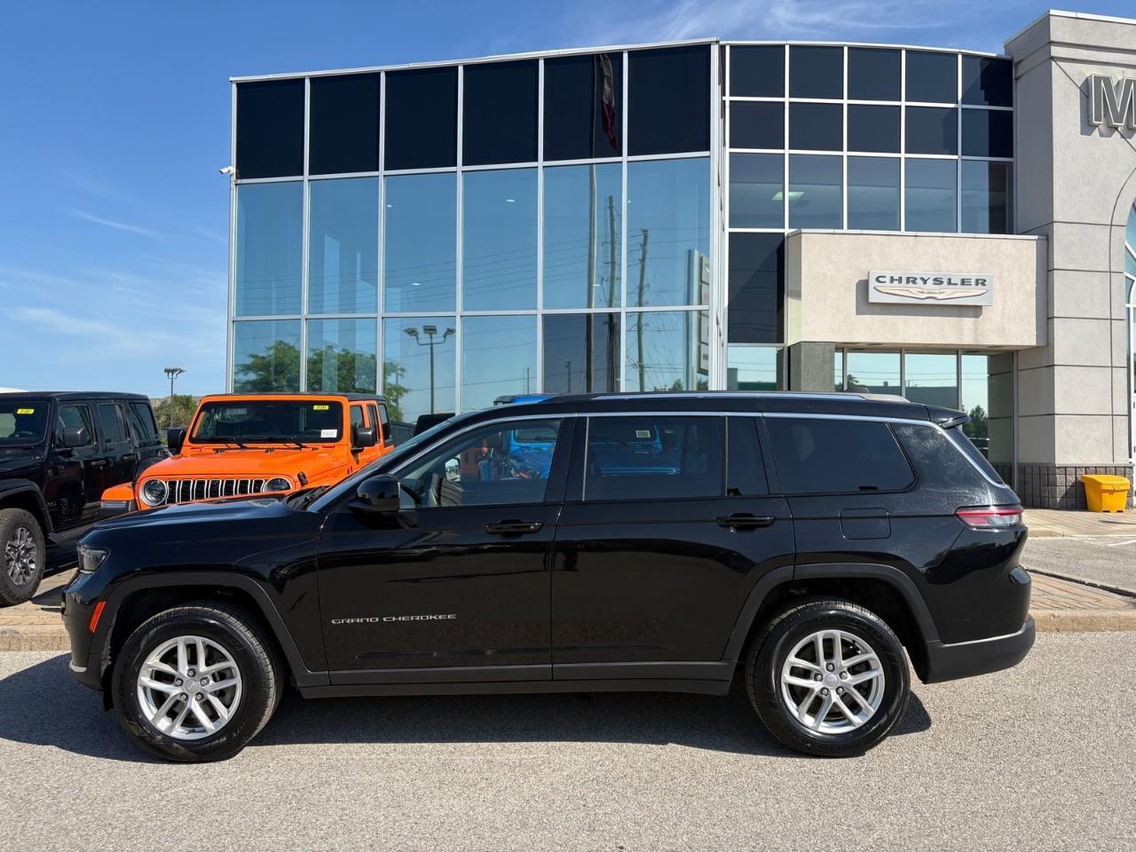 2023 Jeep Grand Cherokee L Laredo 4dr 4x4 Photo