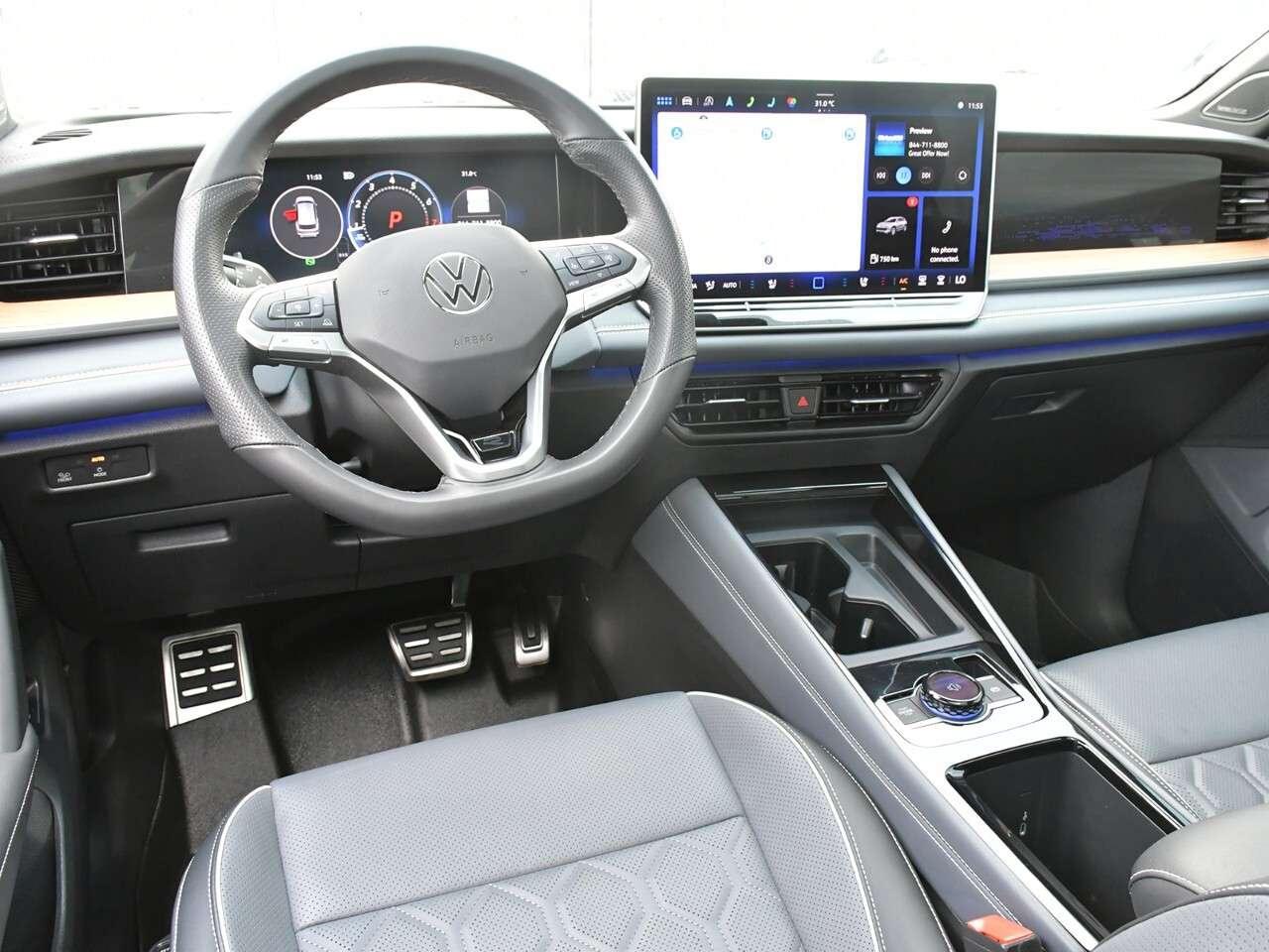 2025 Volkswagen Tiguan R-LINE,  FULLY LOADED, LIKE NEW Photo