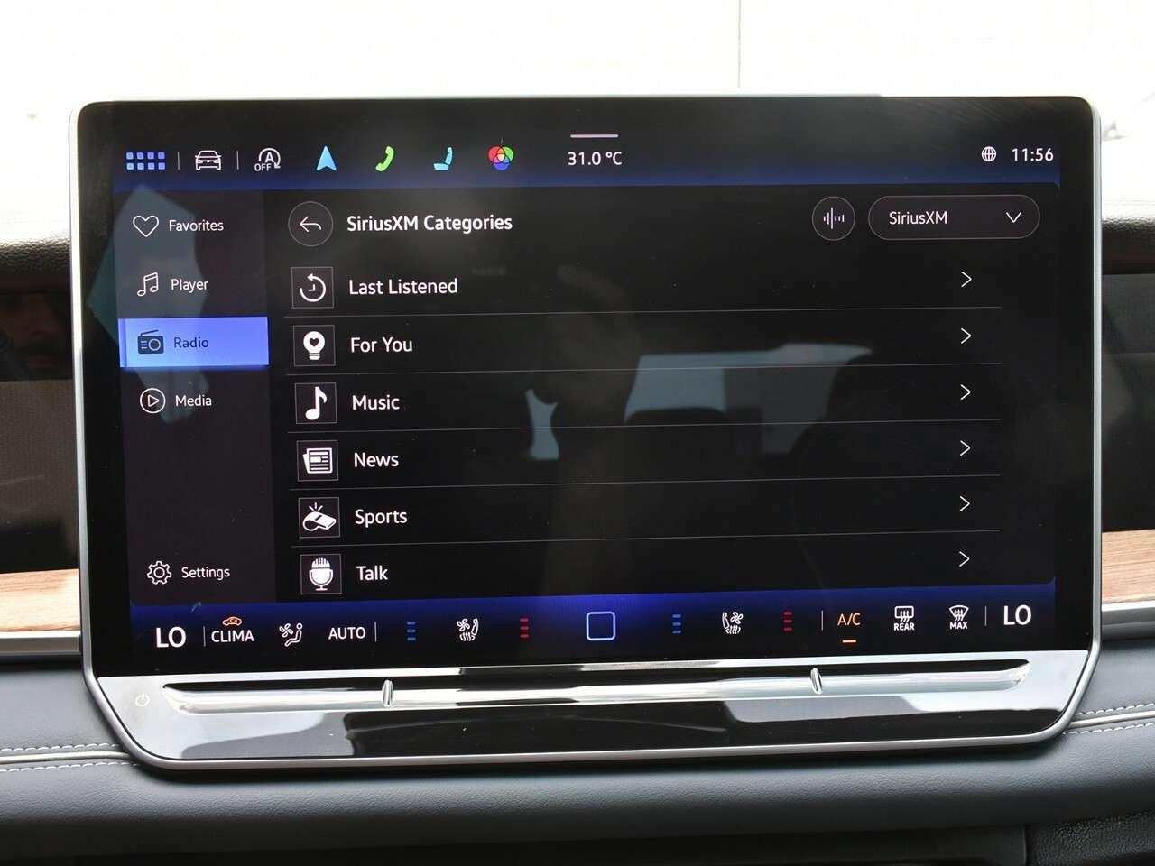 2025 Volkswagen Tiguan R-LINE,  FULLY LOADED, LIKE NEW Photo