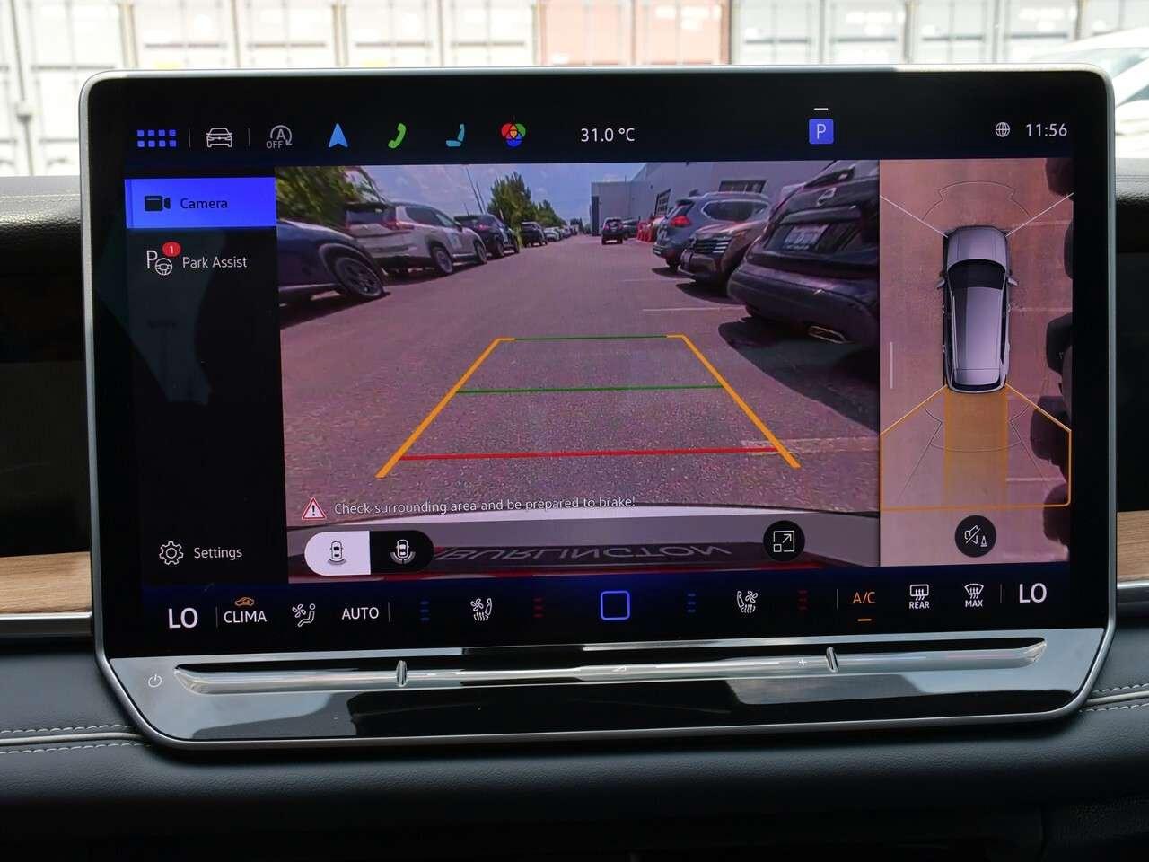 2025 Volkswagen Tiguan R-LINE,  FULLY LOADED, LIKE NEW Photo