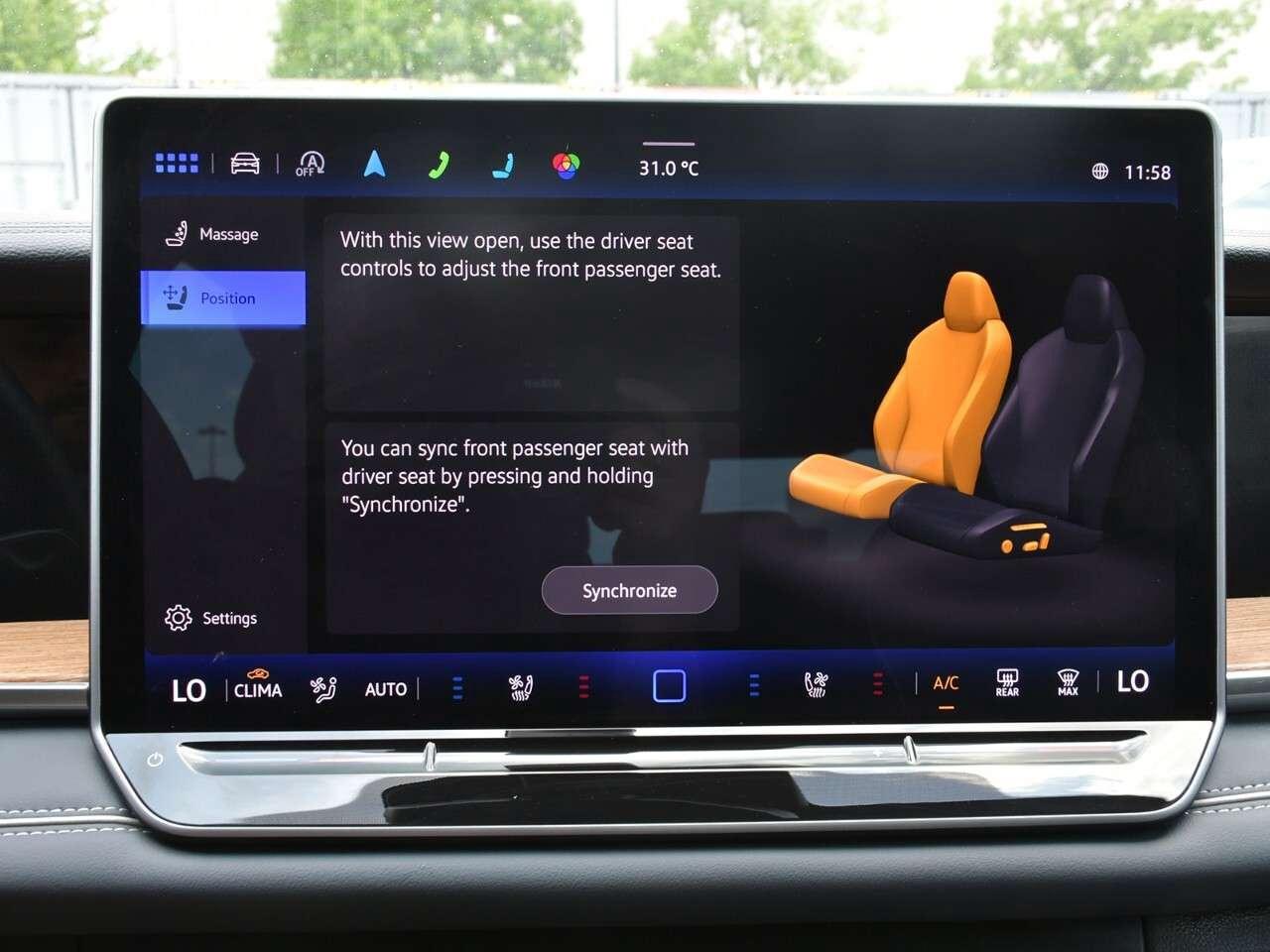 2025 Volkswagen Tiguan R-LINE,  FULLY LOADED, LIKE NEW Photo