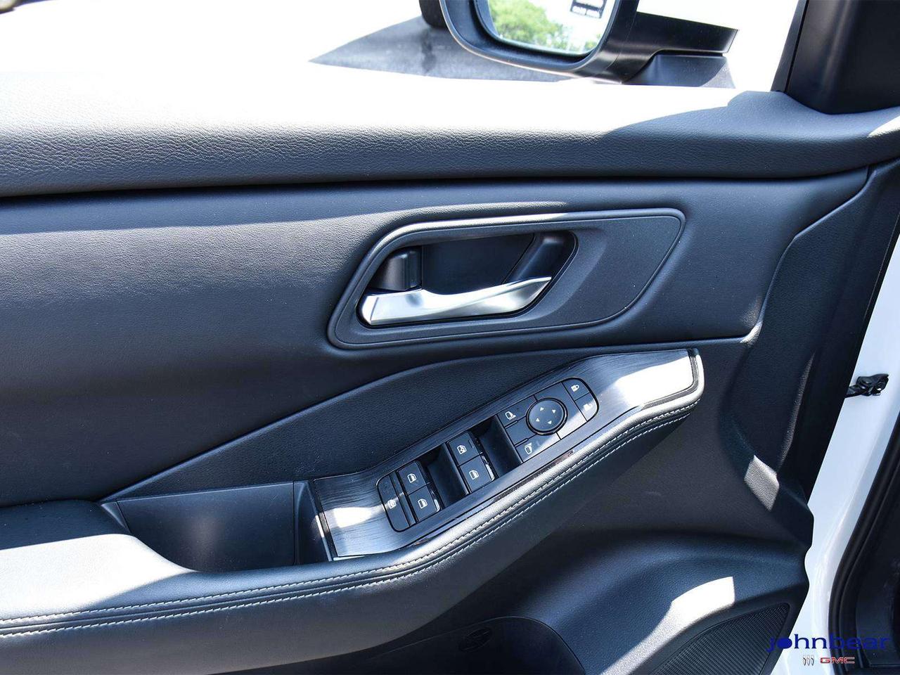 2026 Nissan Rogue SV MOONROOF Photo