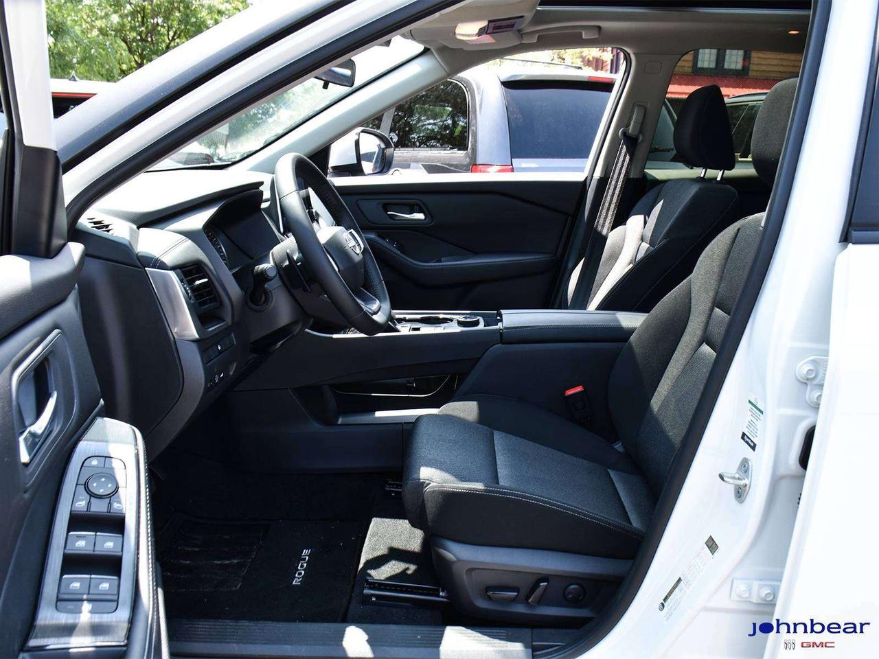 2026 Nissan Rogue SV MOONROOF Photo