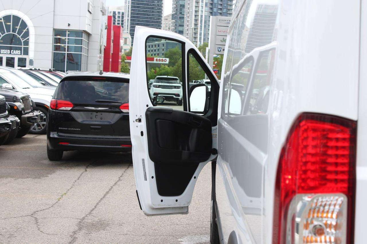 2026 RAM ProMaster 3500 High  SiriusXM ReverseCamera AppleCarPlay Photo