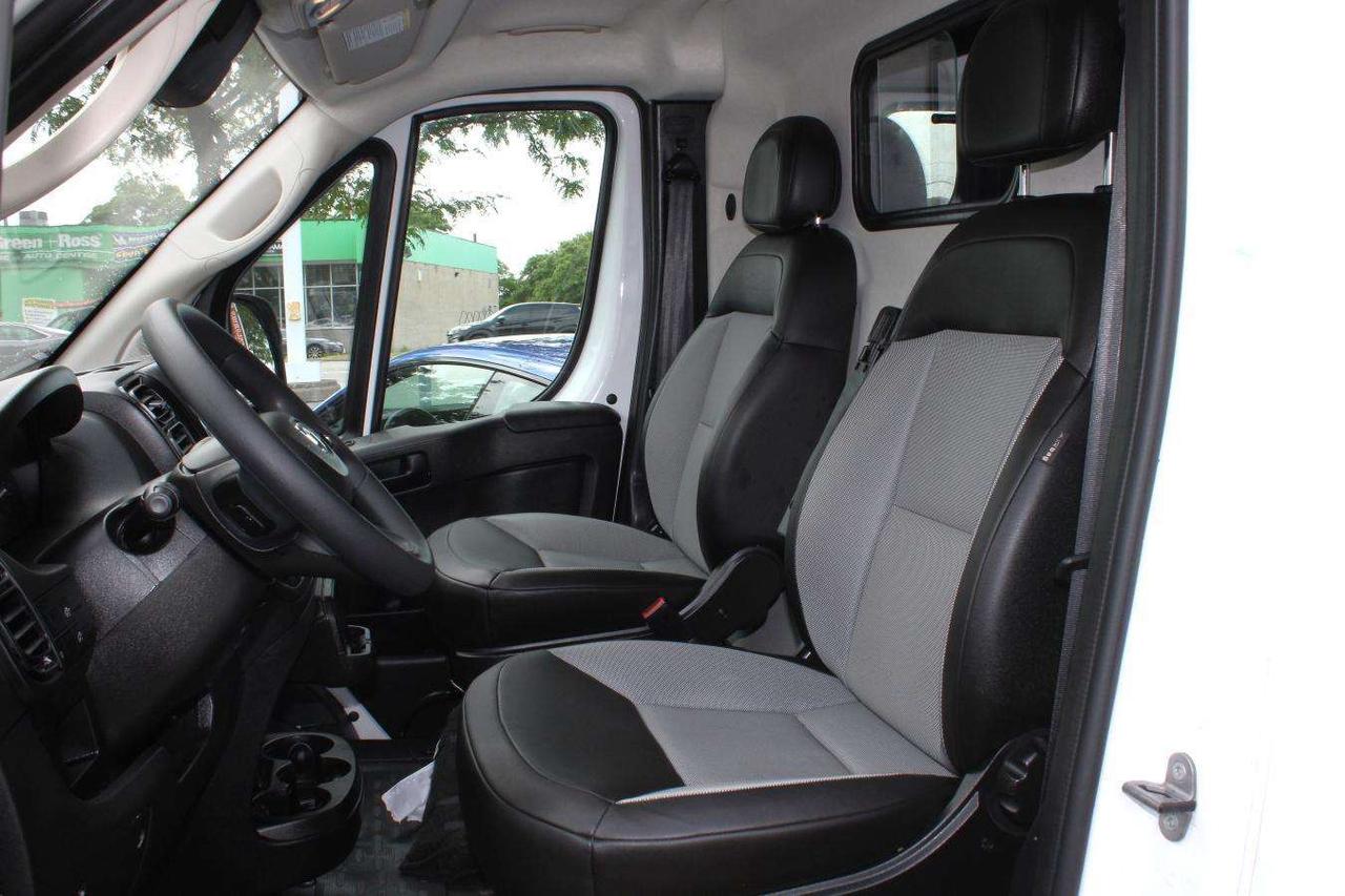 2026 RAM ProMaster 3500 High  SiriusXM ReverseCamera AppleCarPlay Photo