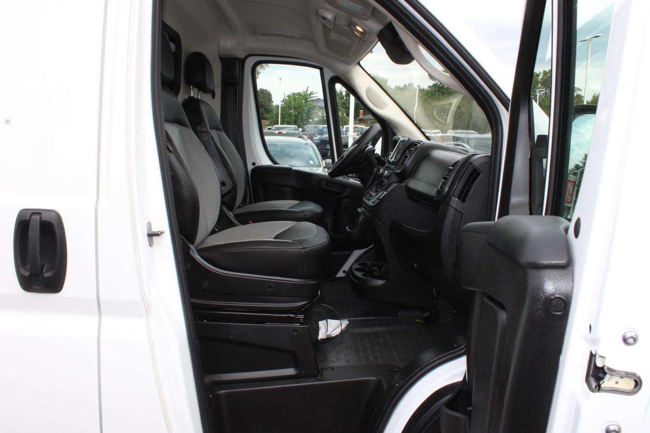 2026 RAM ProMaster 3500 High  SiriusXM ReverseCamera AppleCarPlay Photo