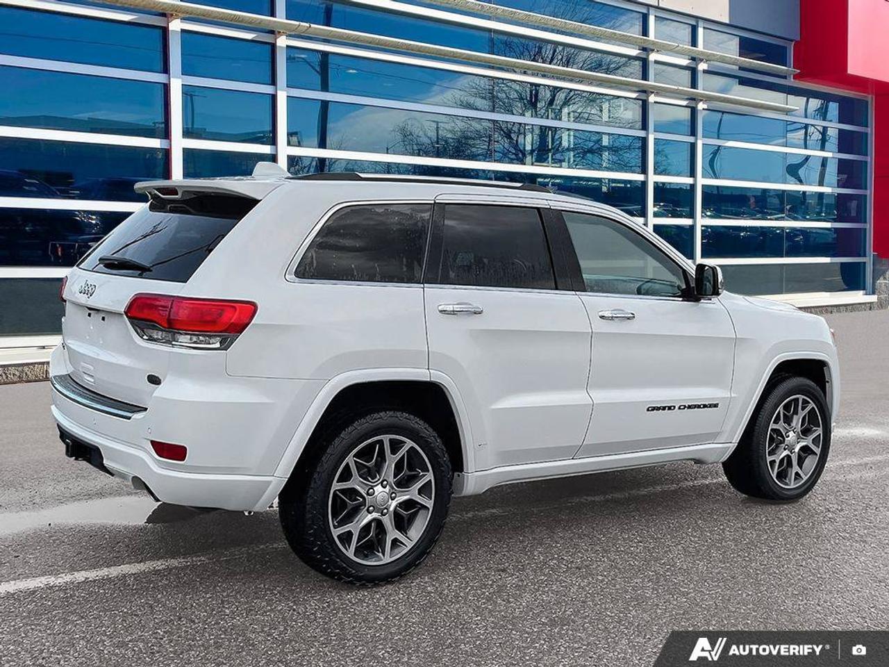 2019 Jeep Grand Cherokee Overland | Navigation | Leather | Sunroof | Blind-Spot | Remote Start | CarPlay | Android Auto Photo