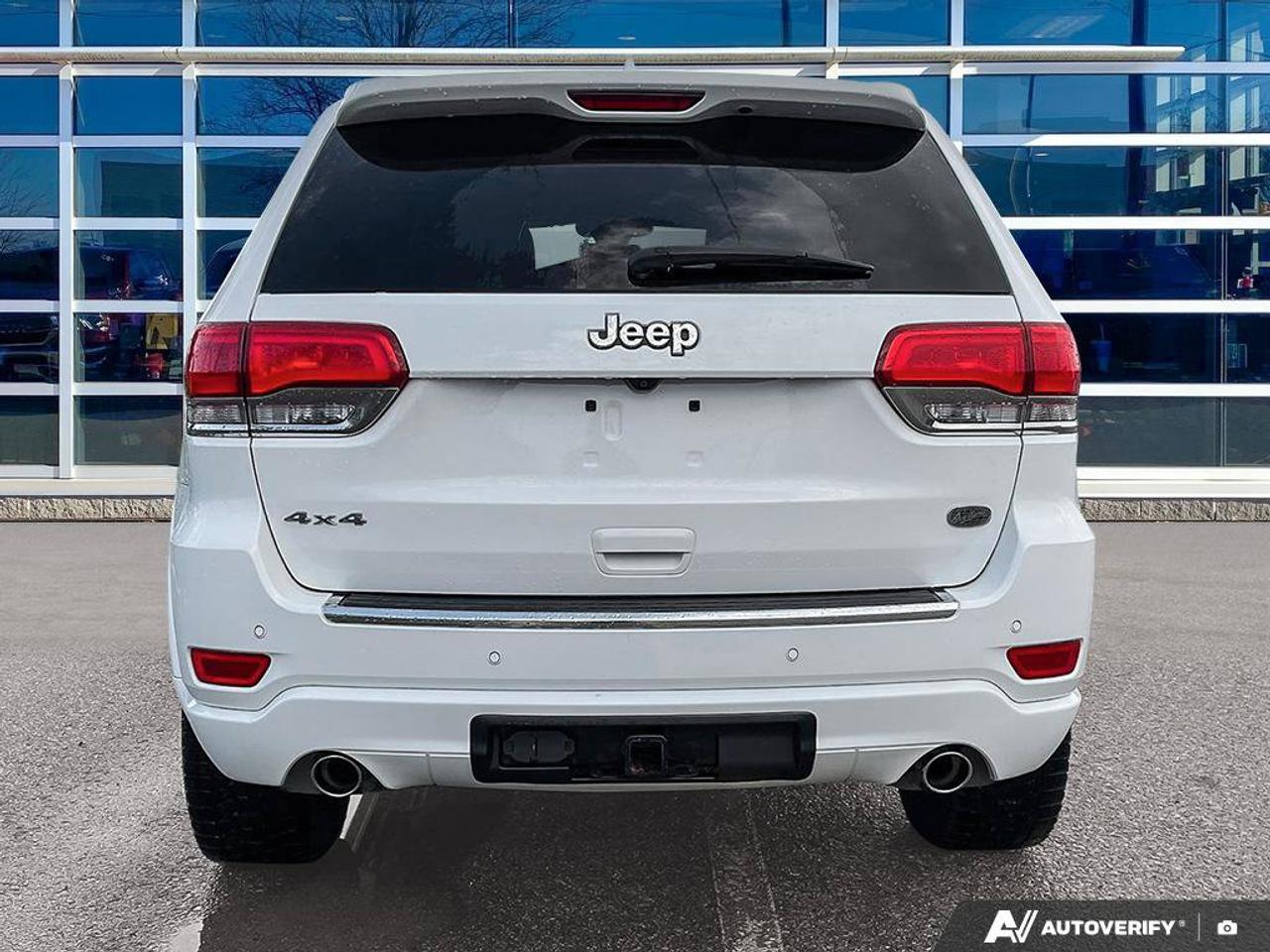 2019 Jeep Grand Cherokee Overland | Navigation | Leather | Sunroof | Blind-Spot | Remote Start | CarPlay | Android Auto Photo