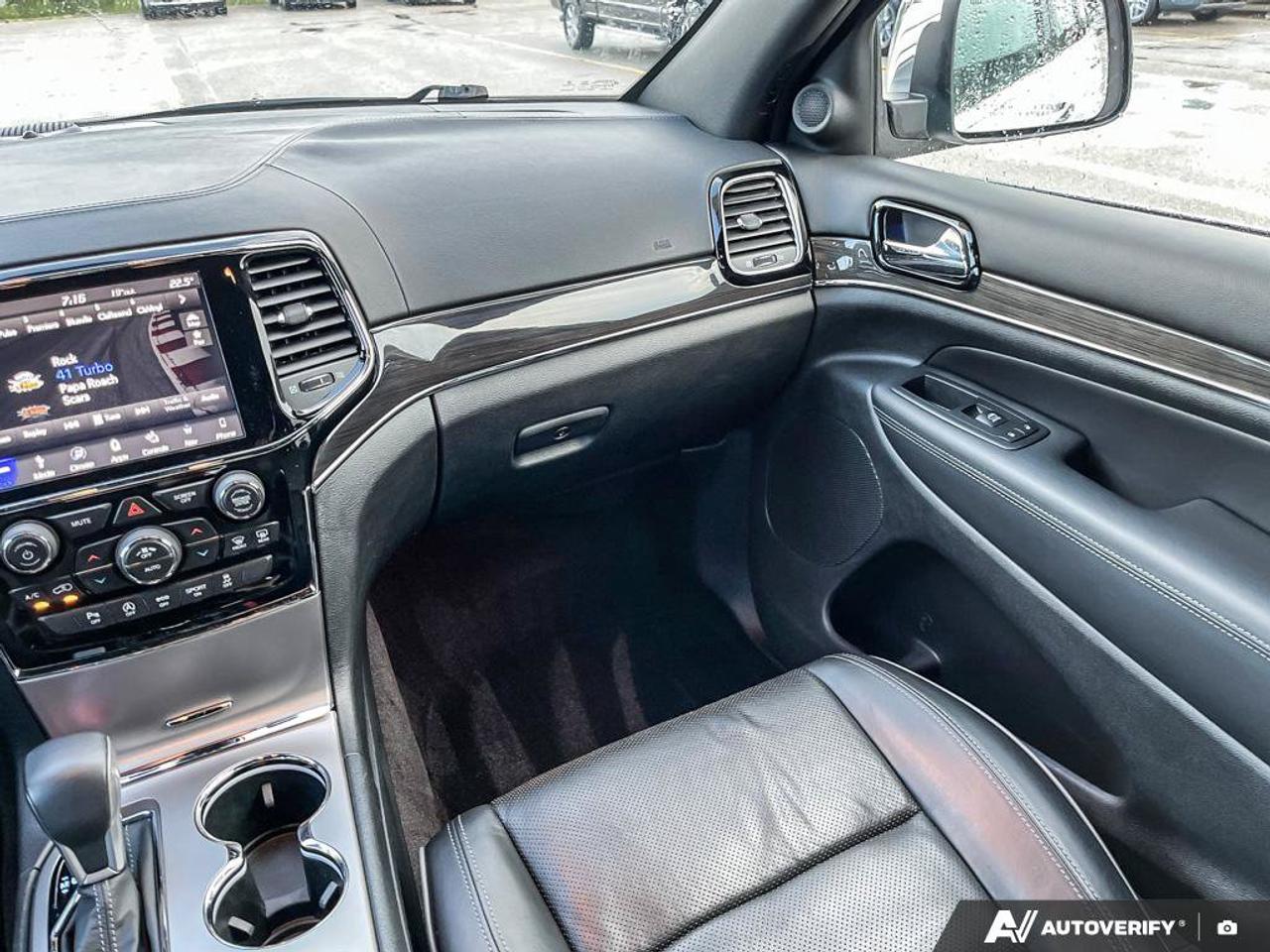2019 Jeep Grand Cherokee Overland | Navigation | Leather | Sunroof | Blind-Spot | Remote Start | CarPlay | Android Auto Photo