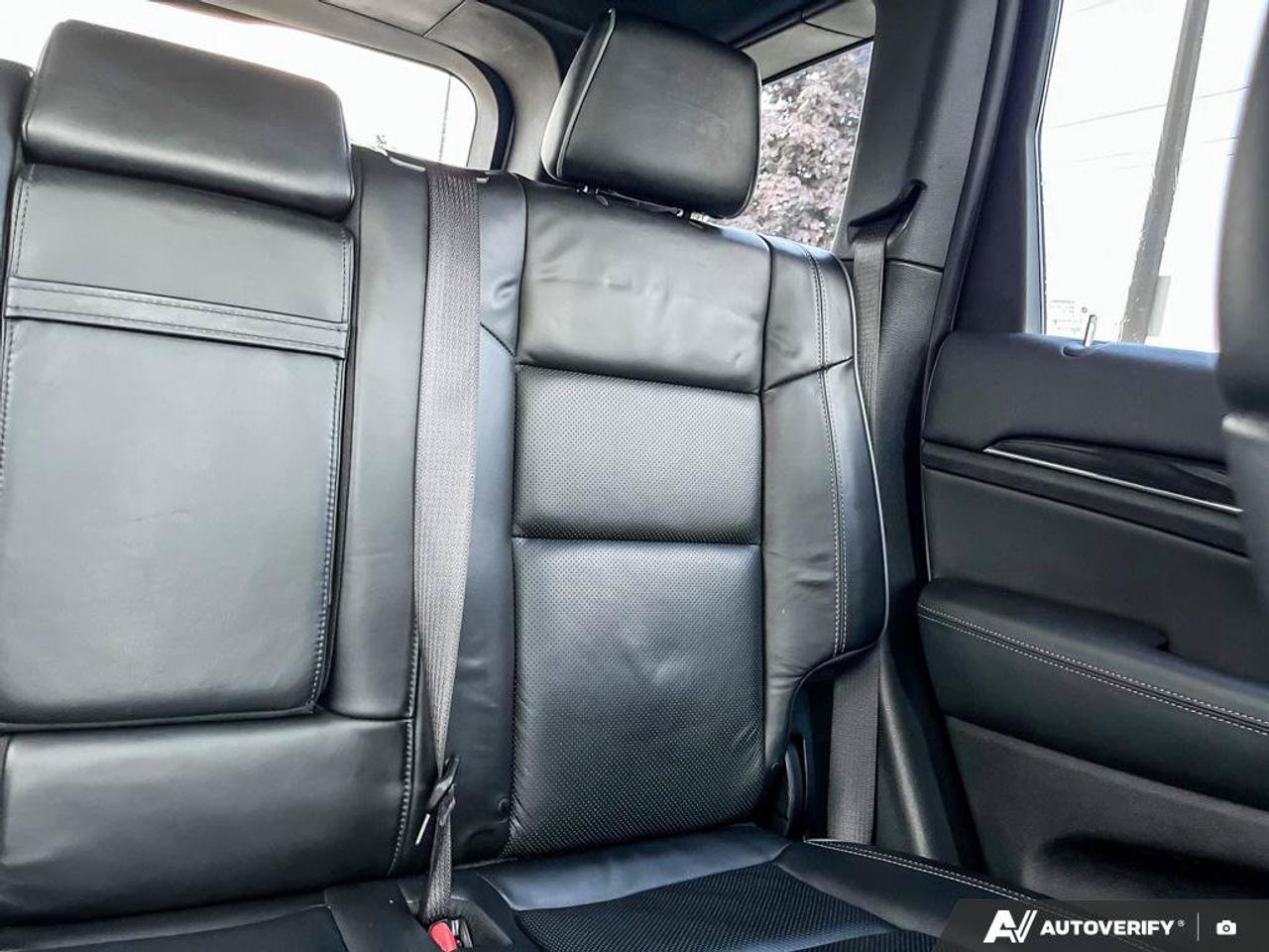 2019 Jeep Grand Cherokee Overland | Navigation | Leather | Sunroof | Blind-Spot | Remote Start | CarPlay | Android Auto Photo