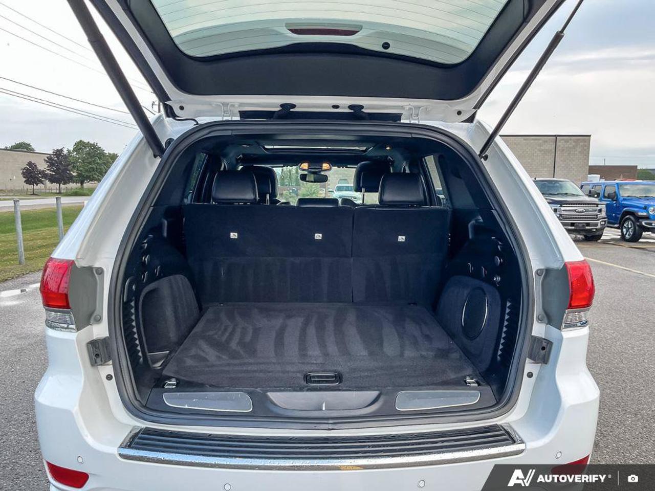 2019 Jeep Grand Cherokee Overland | Navigation | Leather | Sunroof | Blind-Spot | Remote Start | CarPlay | Android Auto Photo