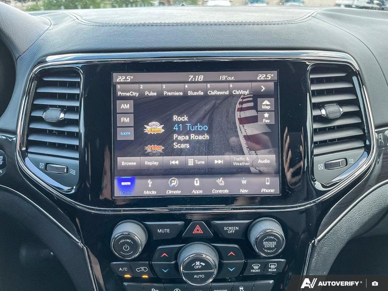 2019 Jeep Grand Cherokee Overland | Navigation | Leather | Sunroof | Blind-Spot | Remote Start | CarPlay | Android Auto Photo