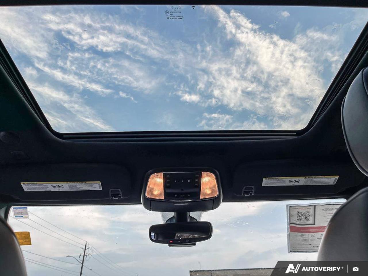 2019 Jeep Grand Cherokee Overland | Navigation | Leather | Sunroof | Blind-Spot | Remote Start | CarPlay | Android Auto Photo