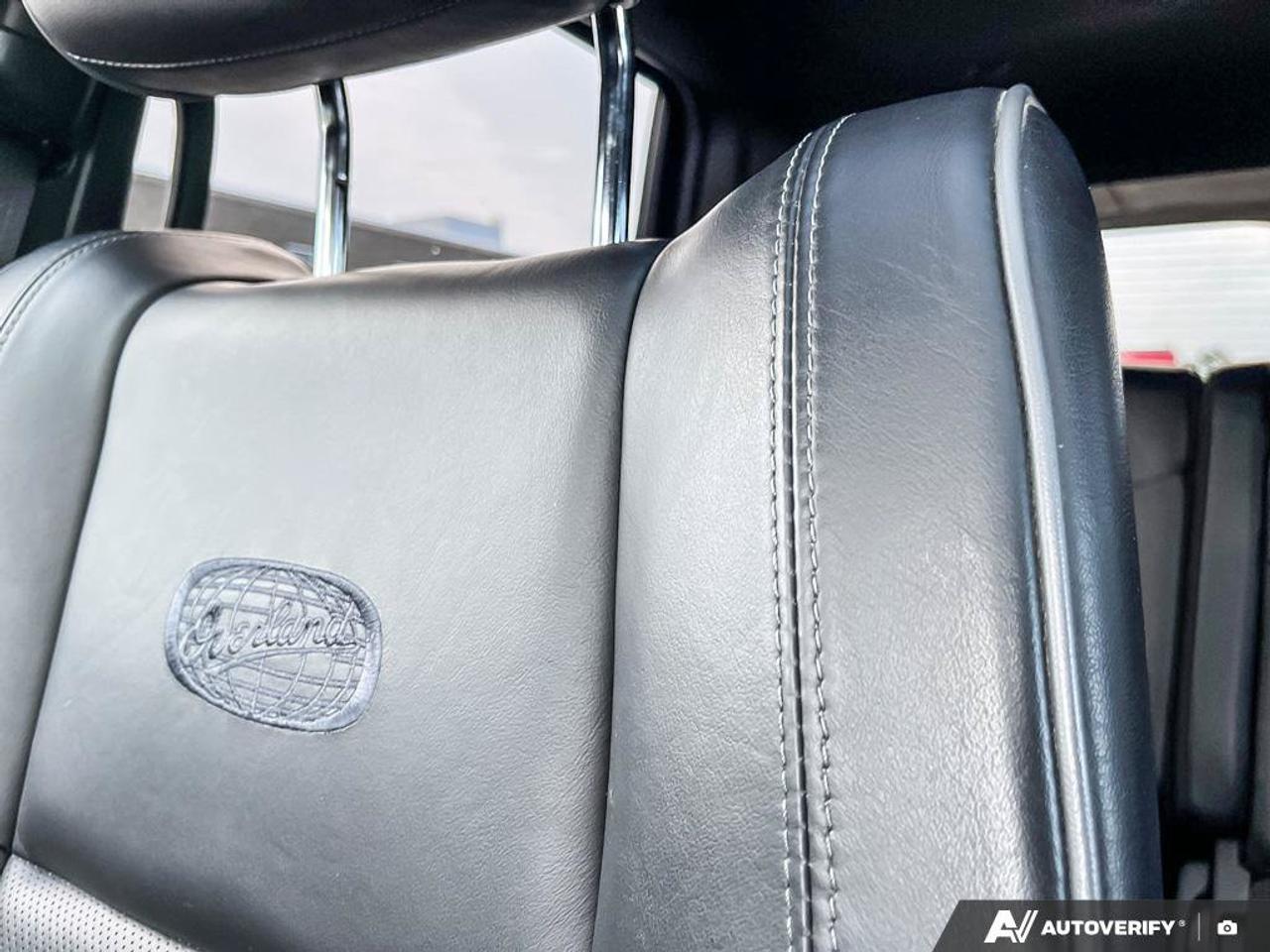 2019 Jeep Grand Cherokee Overland | Navigation | Leather | Sunroof | Blind-Spot | Remote Start | CarPlay | Android Auto Photo