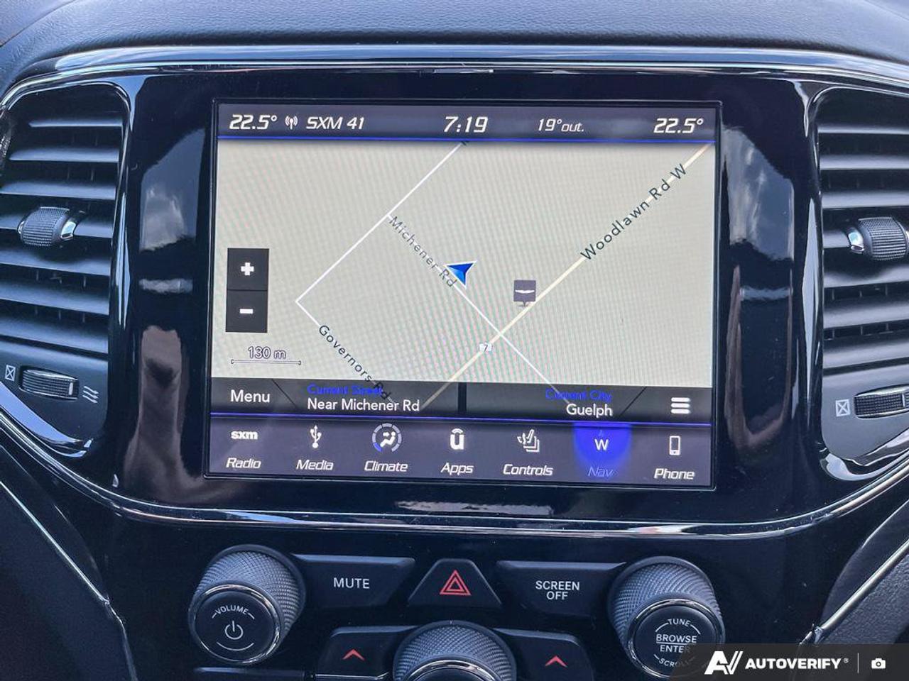 2019 Jeep Grand Cherokee Overland | Navigation | Leather | Sunroof | Blind-Spot | Remote Start | CarPlay | Android Auto Photo