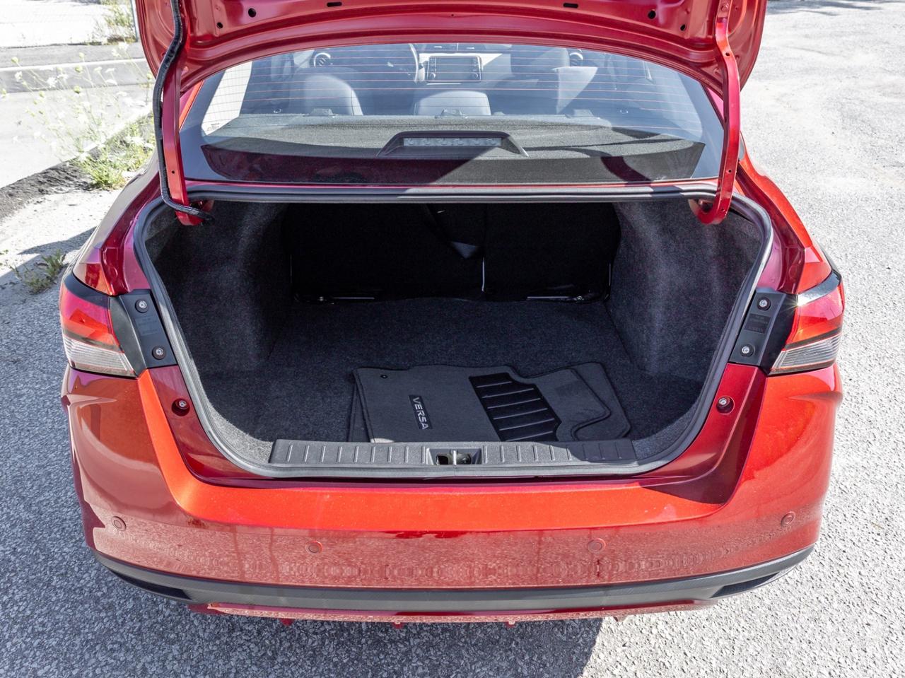 2022 Nissan Versa SV CVT, Camera Photo