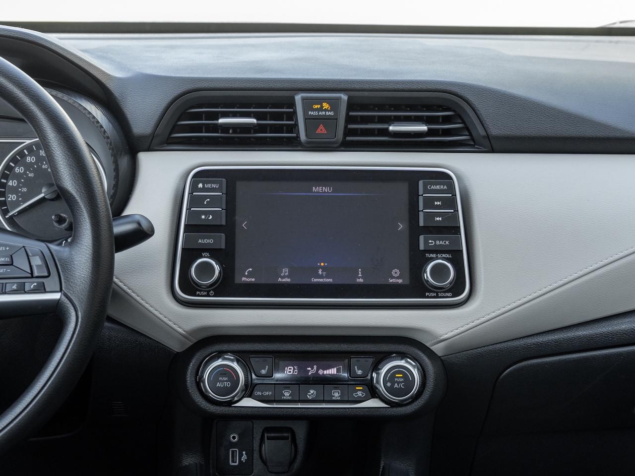 2022 Nissan Versa SV CVT, Camera Photo