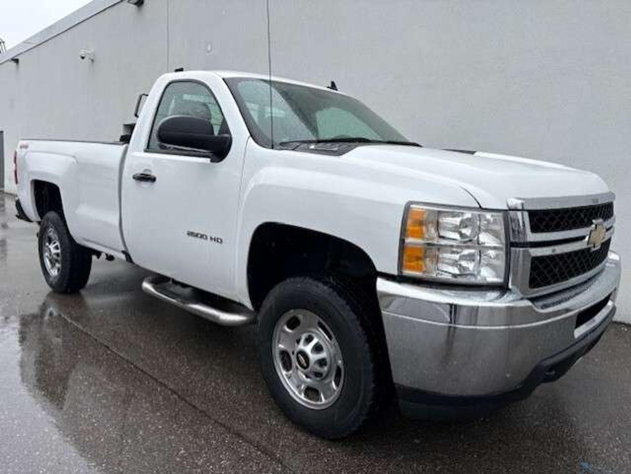 2011 Chevrolet Silverado 2500 4WD REGULAR CAB-LONG BOX-ONLY 80,000KM-1 OWNER! Photo
