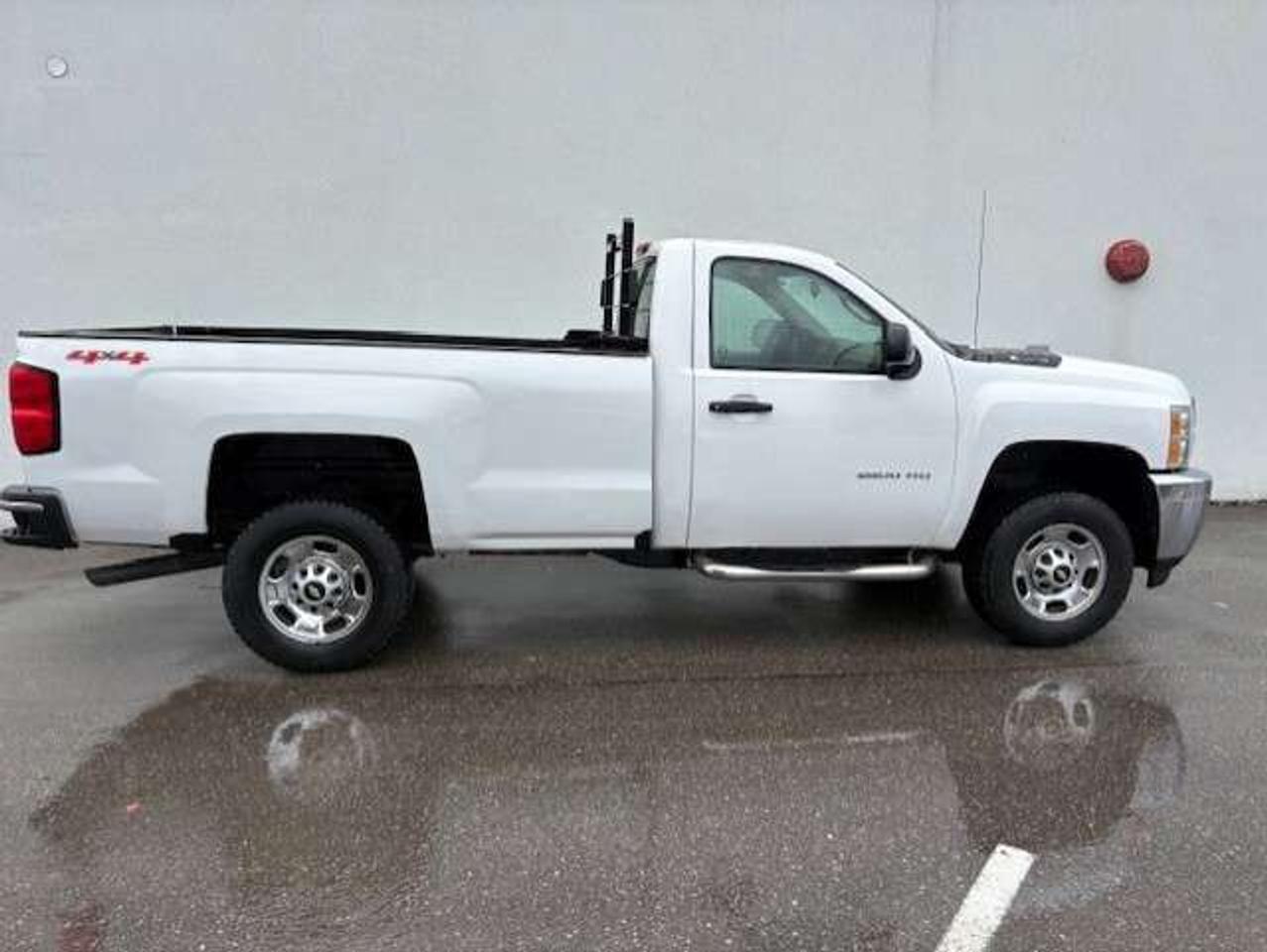 2011 Chevrolet Silverado 2500 4WD REGULAR CAB-LONG BOX-ONLY 80,000KM-1 OWNER! Photo