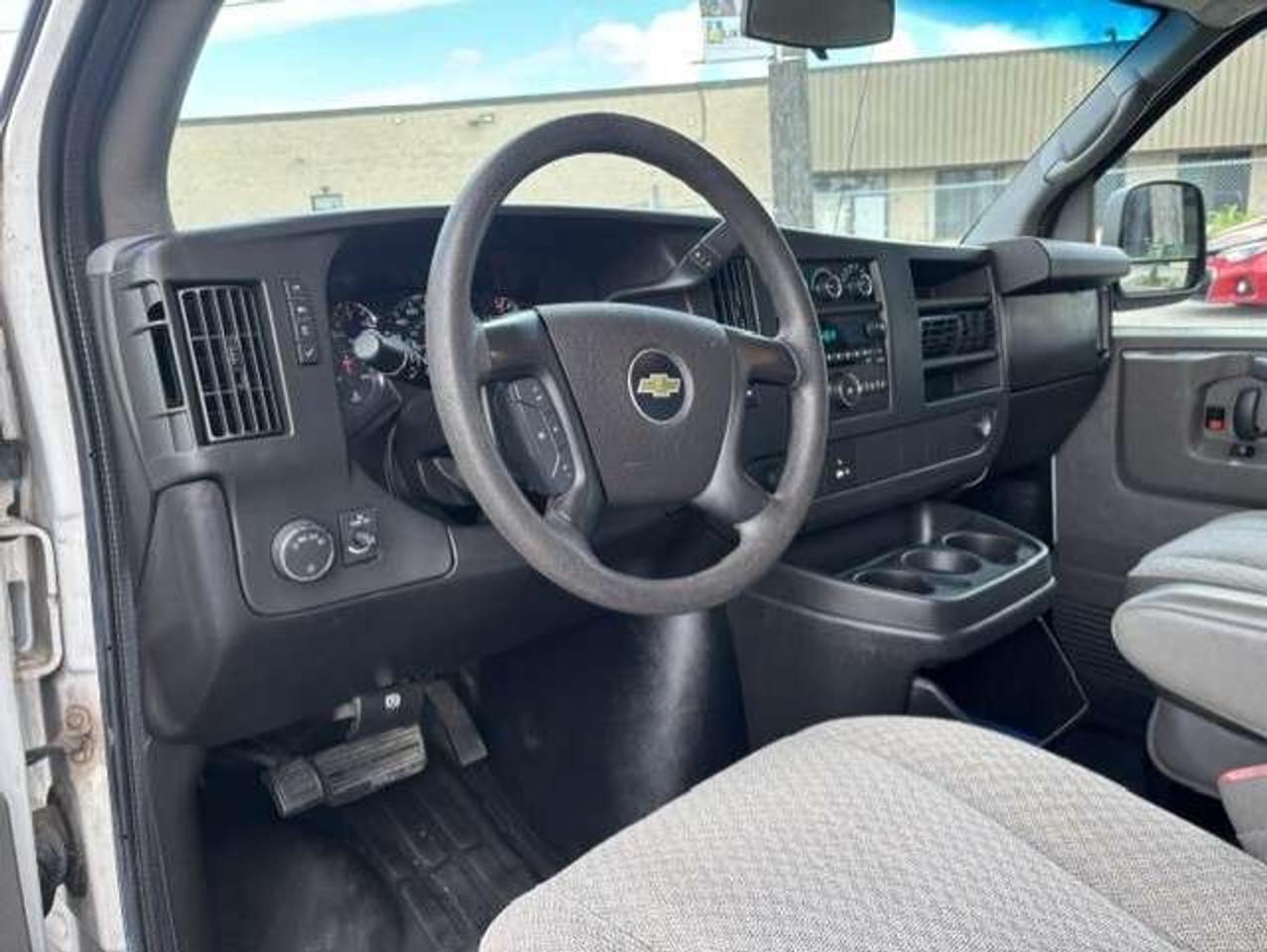 2013 Chevrolet Express 2500 2500 **ONLY 45,000KM-1 OWNER-DOUBLE DOORS-LOADED** Photo