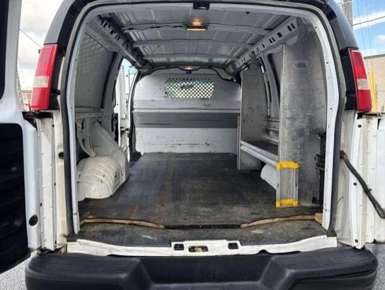 2013 Chevrolet Express 2500 2500 **ONLY 45,000KM-1 OWNER-DOUBLE DOORS-LOADED** Photo