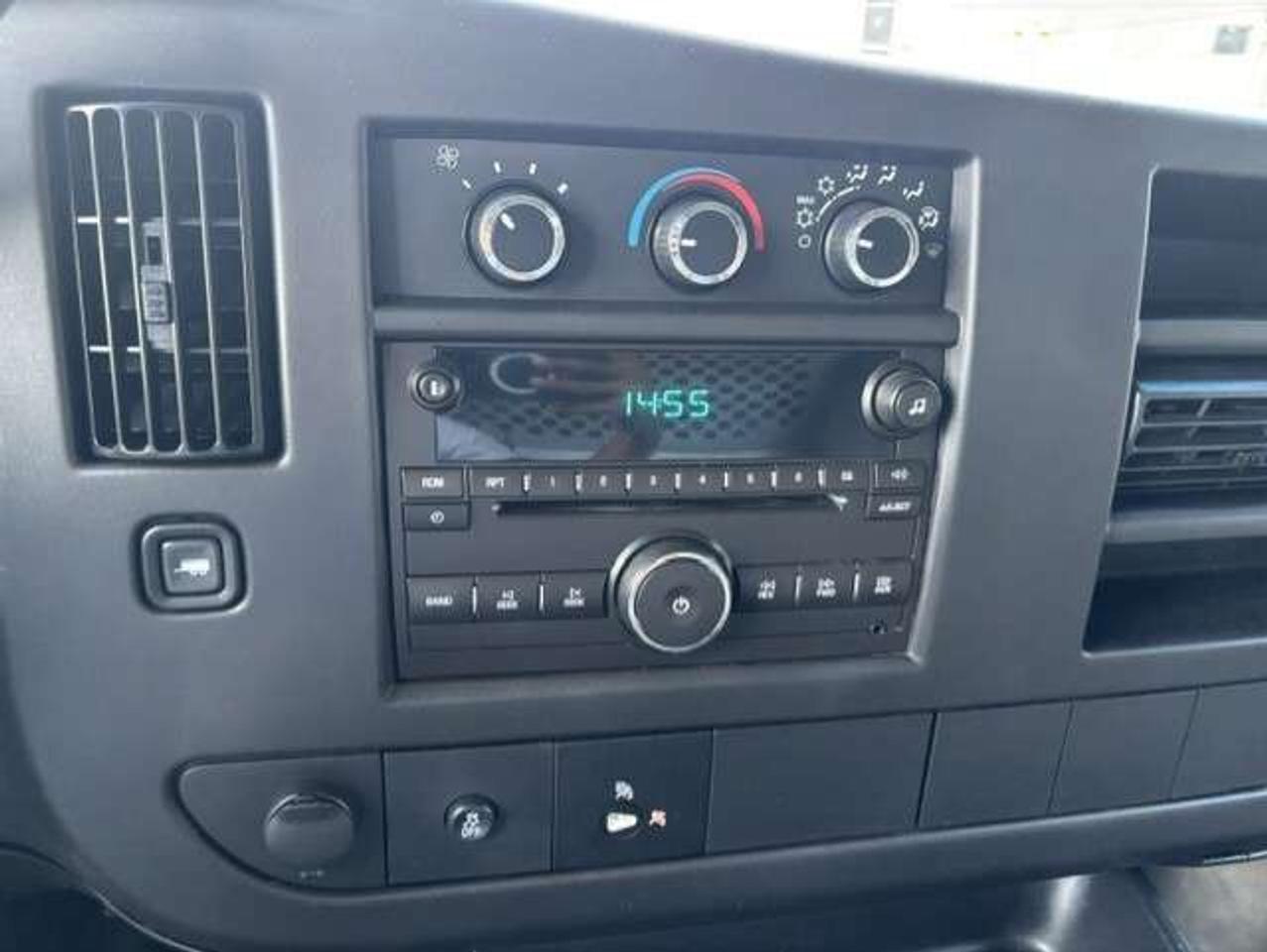 2013 Chevrolet Express 2500 2500 **ONLY 45,000KM-1 OWNER-DOUBLE DOORS-LOADED** Photo