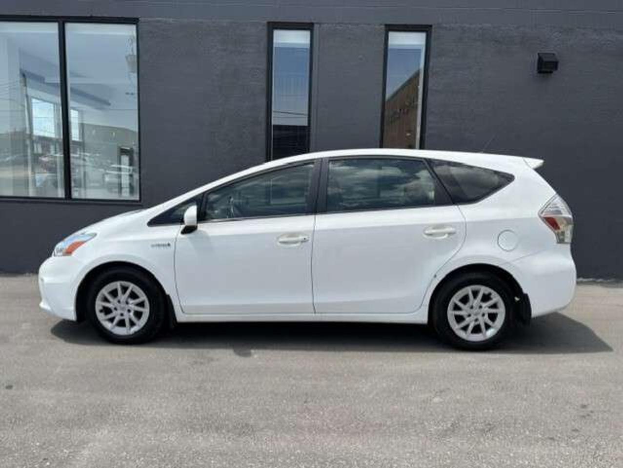 2014 Toyota Prius v HYBRID-BACK UP CAMERA-1 OWNER-PRICED TO SELL AS IS Photo5