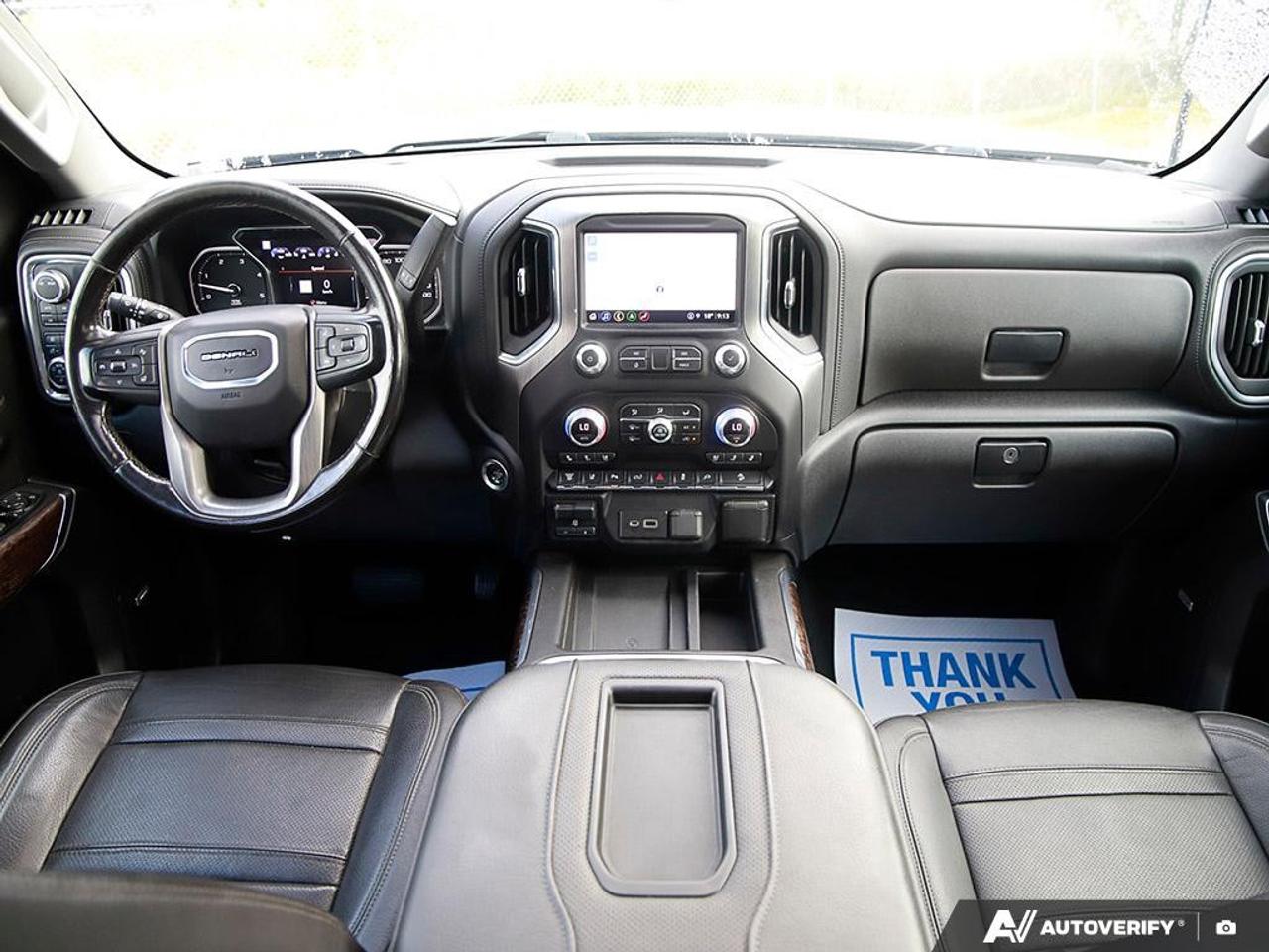 2022 GMC SIERRA 2500HD 4WD Crew Cab Standard Box Denali Photo