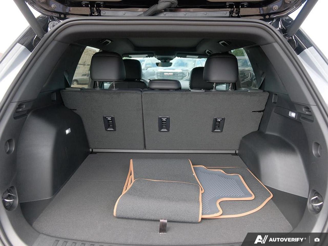 2027 GMC Terrain AWD AT4 Photo