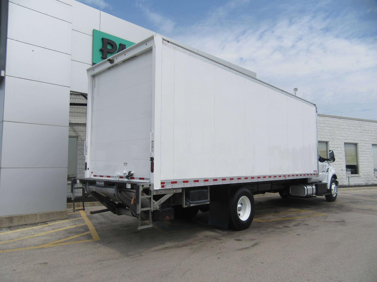 2025 Ford F-750 DIESEL 26FT HIGH & WIDE BOX POWER LIFTGATE Photo