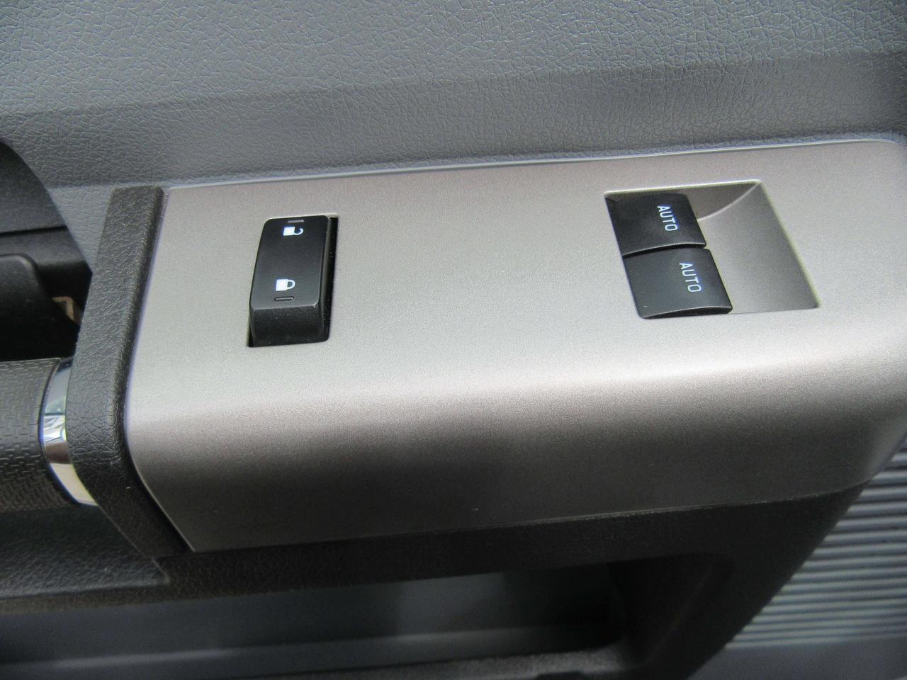 2025 Ford F-750 DIESEL 26FT HIGH & WIDE BOX POWER LIFTGATE Photo
