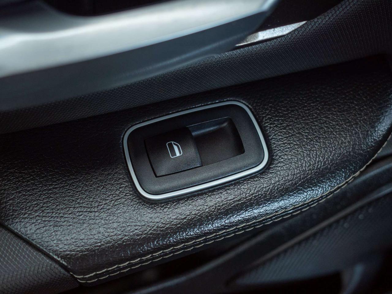 2022 RAM 1500 Rebel - Limited Slip Diff   Power Folding Mirrors Photo