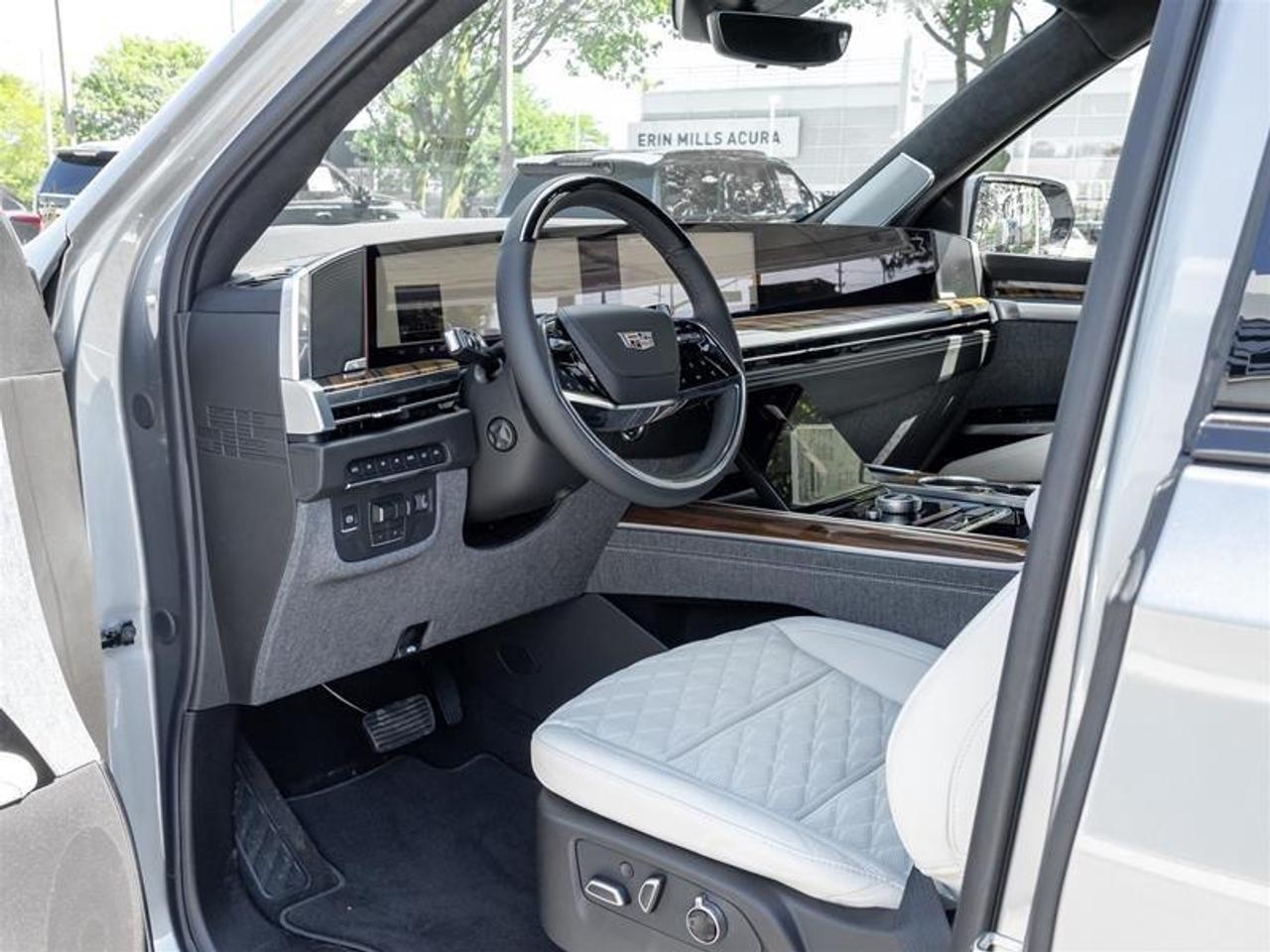 2026 Cadillac Escalade ESV Platinum Sport 4dr 4x4 Photo