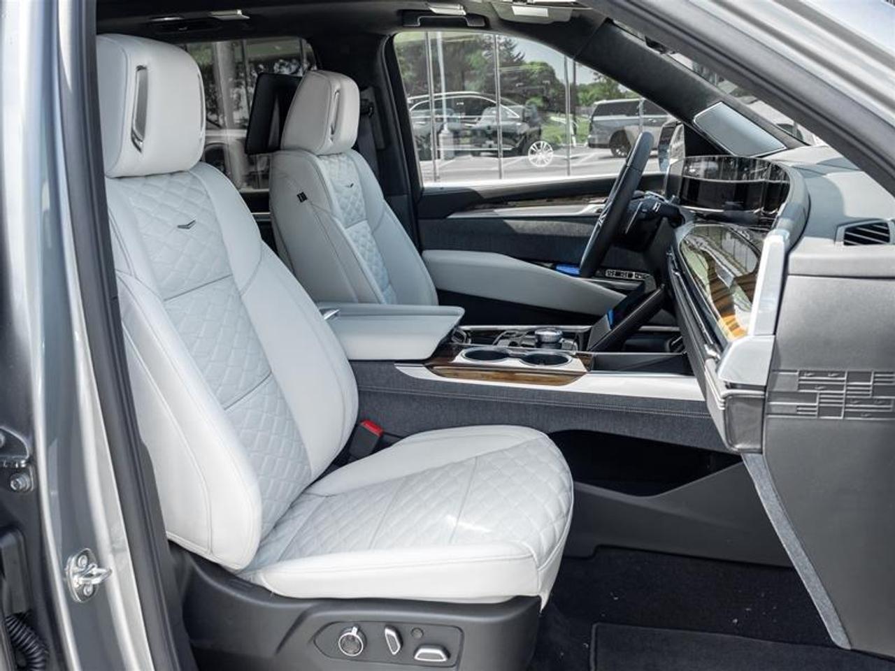 2026 Cadillac Escalade ESV Platinum Sport 4dr 4x4 Photo