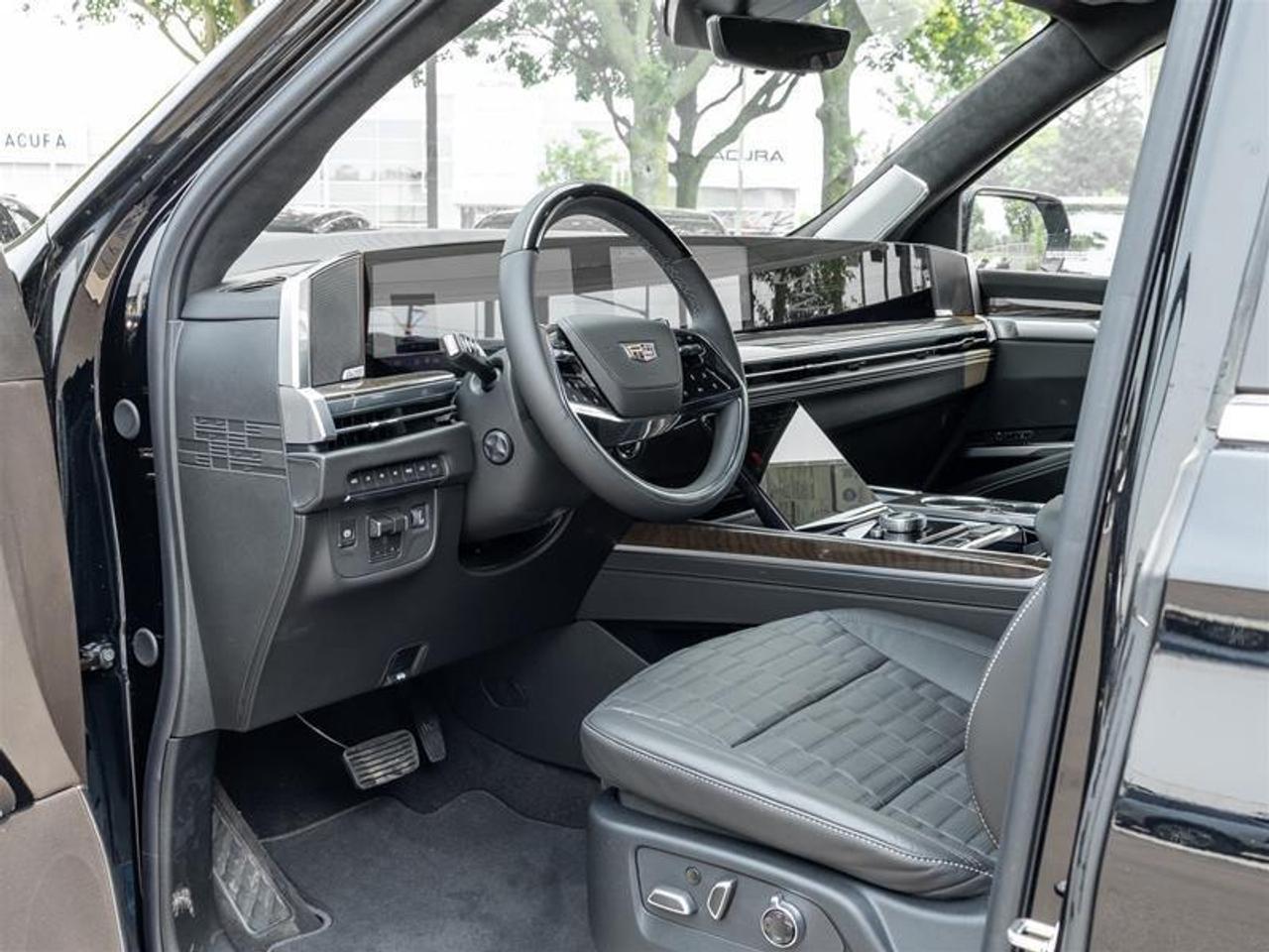 2026 Cadillac Escalade Platinum Luxury 4dr 4x4 Photo