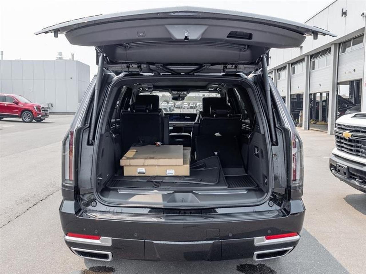 2026 Cadillac Escalade Platinum Luxury 4dr 4x4 Photo