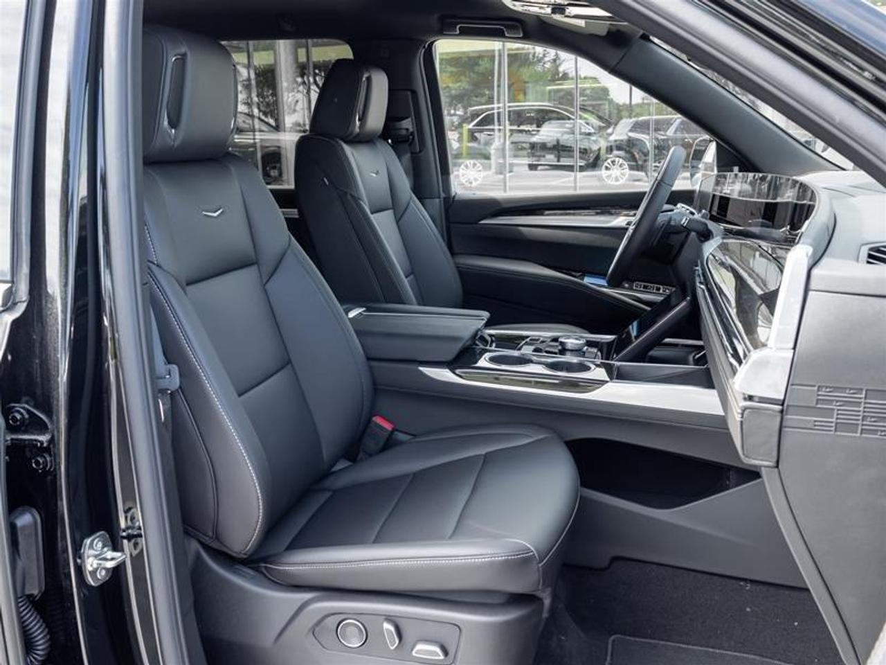 2026 Cadillac Escalade ESV Base 4dr 4x4 Photo
