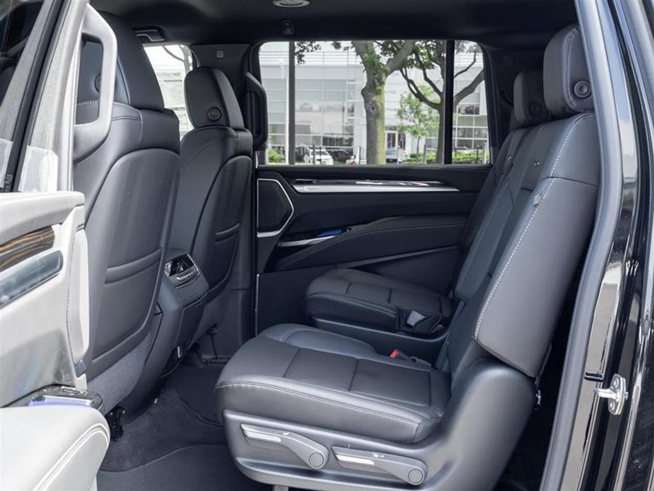 2026 Cadillac Escalade ESV Base 4dr 4x4 Photo