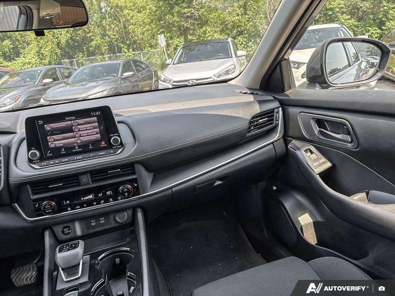 2024 Nissan Rogue S Photo