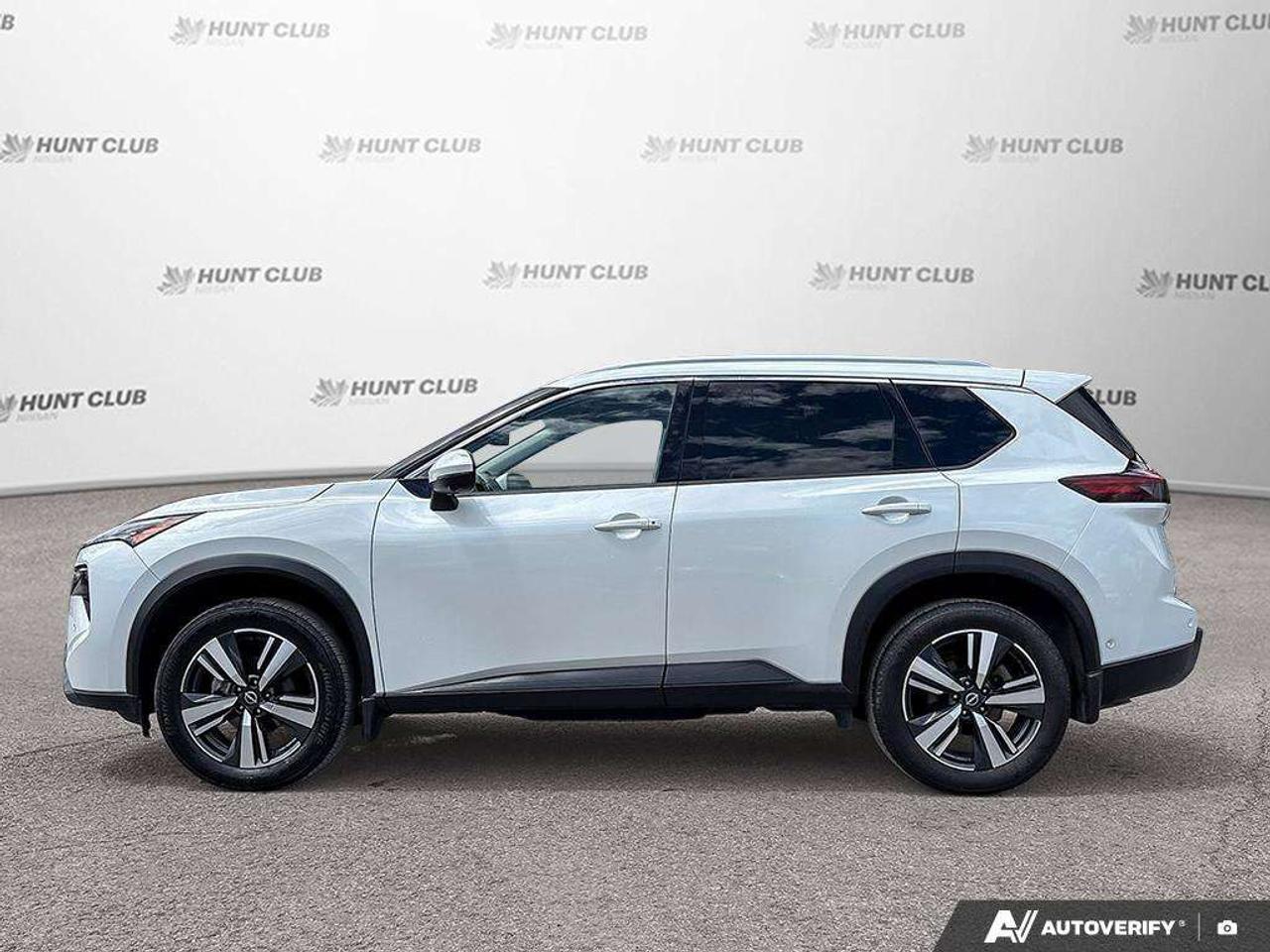 2024 Nissan Rogue SL Photo2