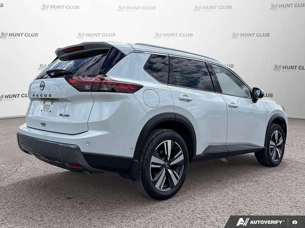 2024 Nissan Rogue SL Photo