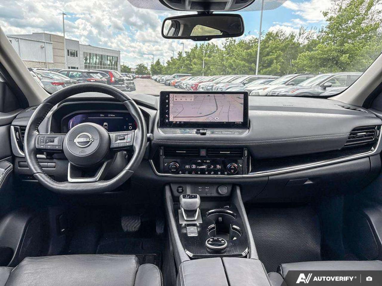2024 Nissan Rogue SL Photo