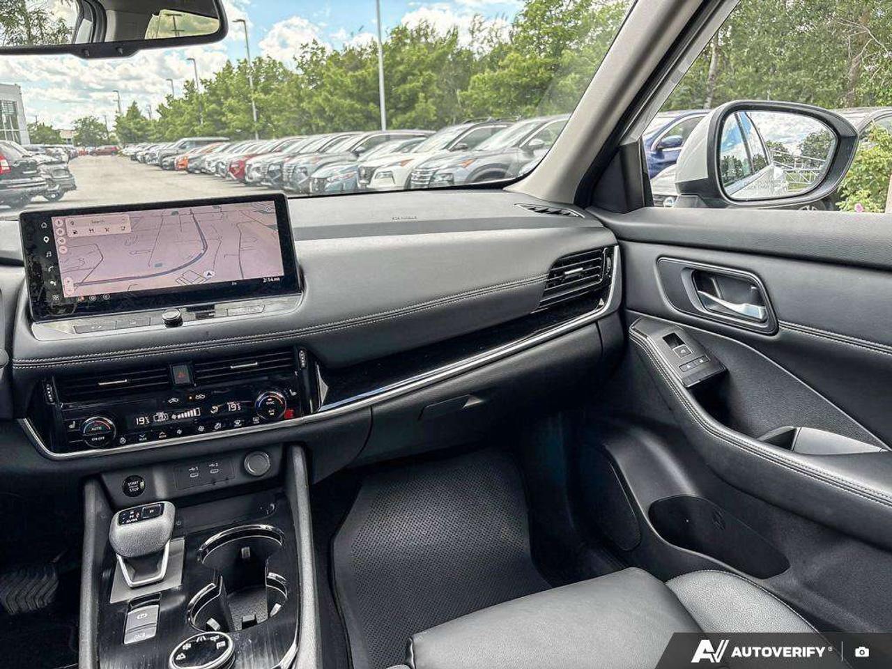 2024 Nissan Rogue SL Photo